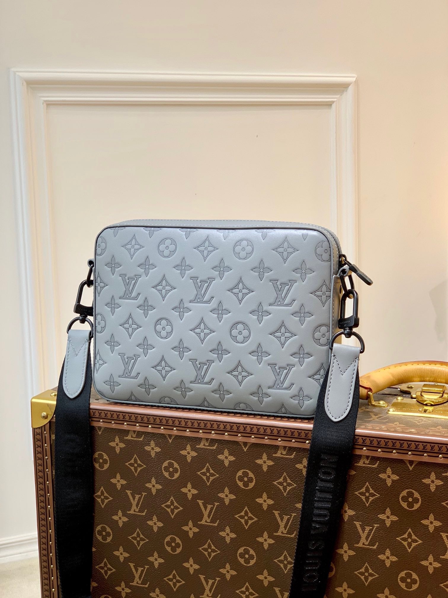 LOU DUO MESSENGER BAG