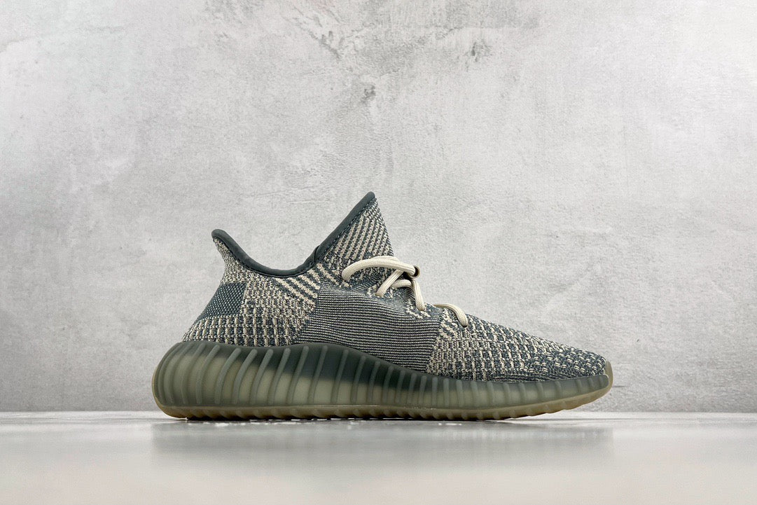 YEEZY BOOST 350 V2