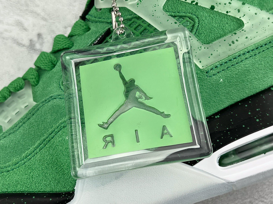 NIKE JORDAN 4