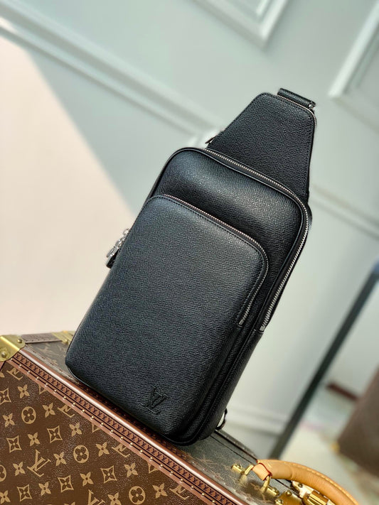 LOU AVENUE SLING BAG
