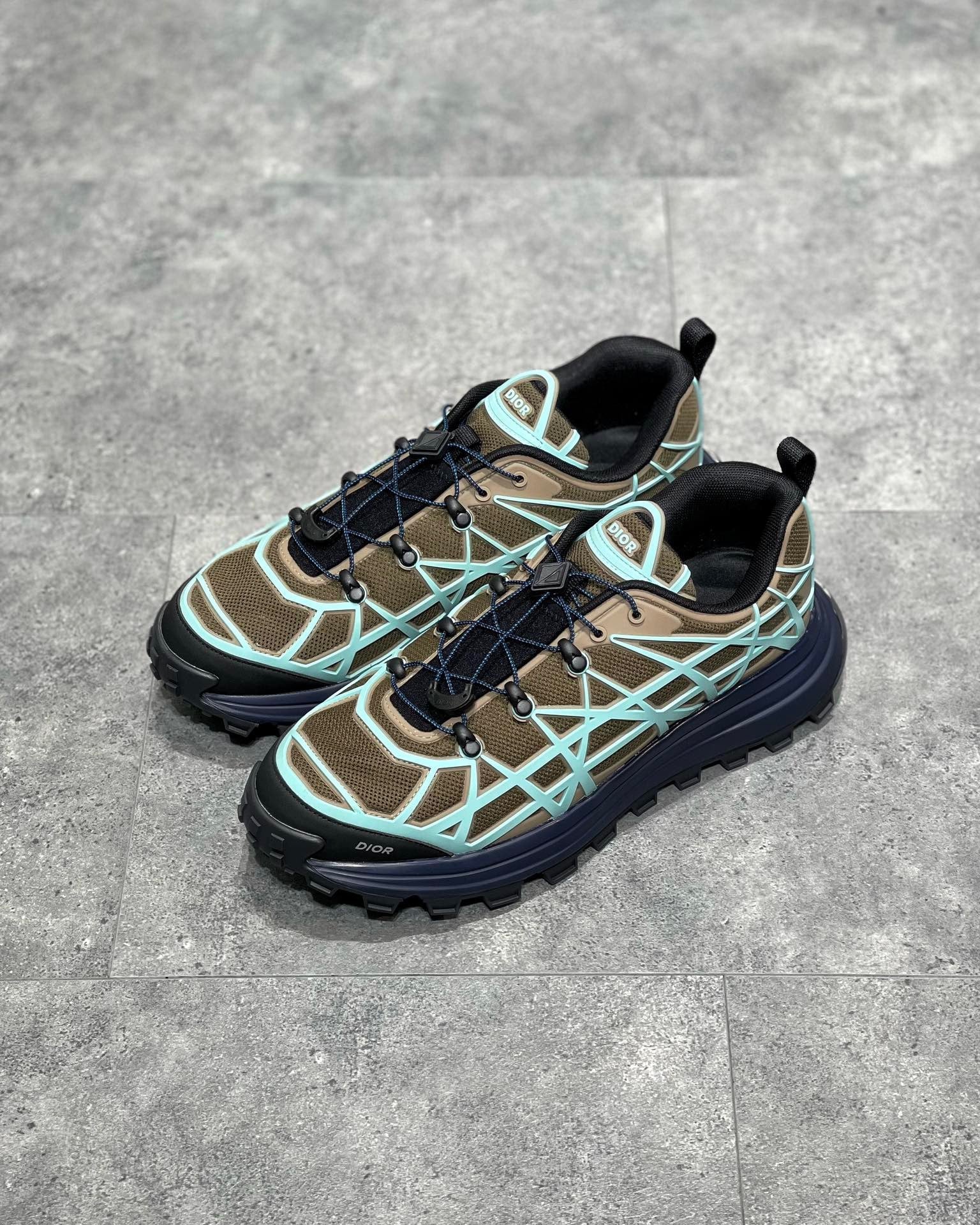 CD B31 TRAINERS