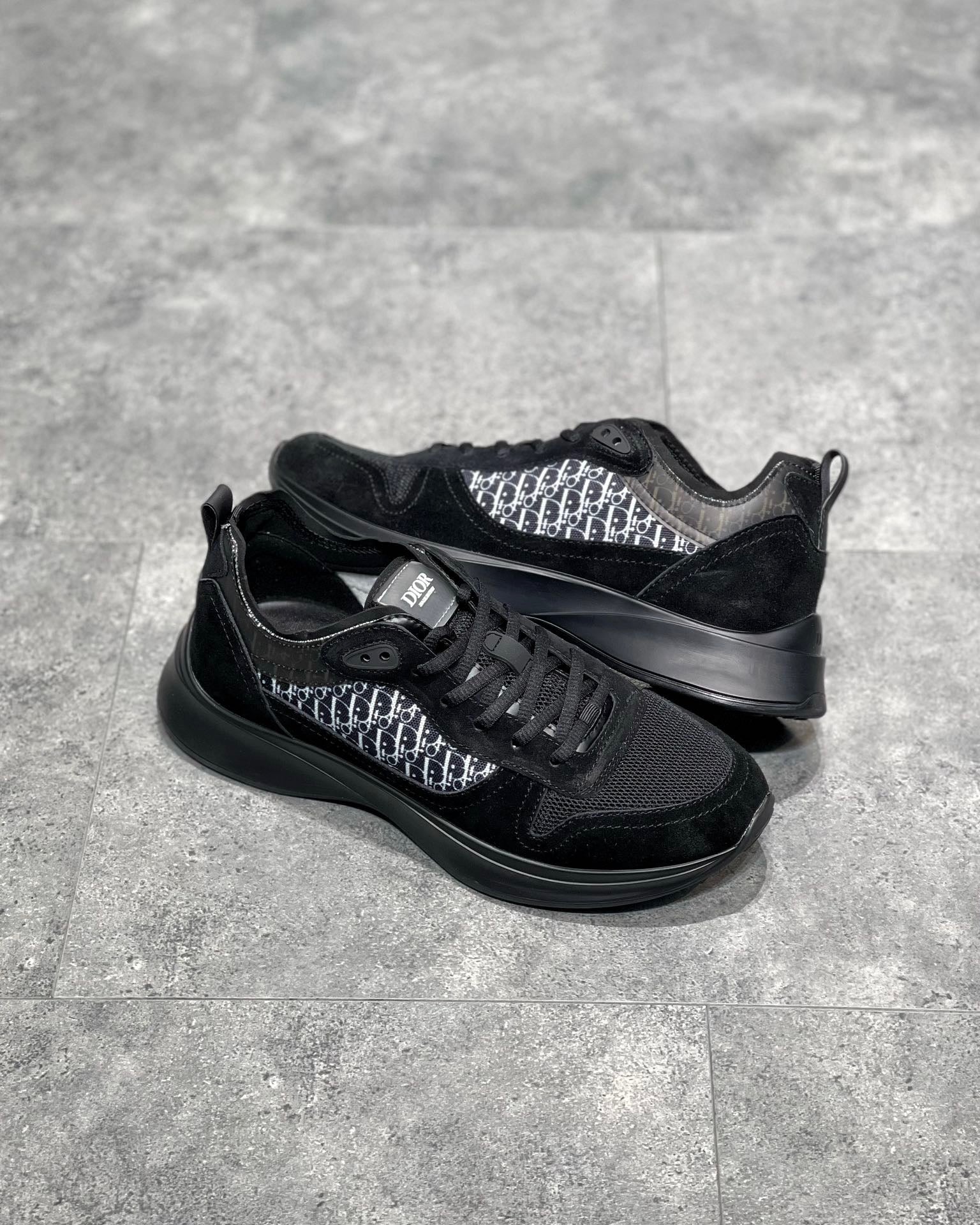 CD B25 SNEAKERS