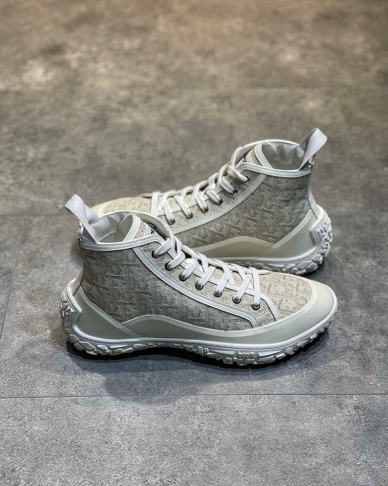 CD B28 SNEAKERS