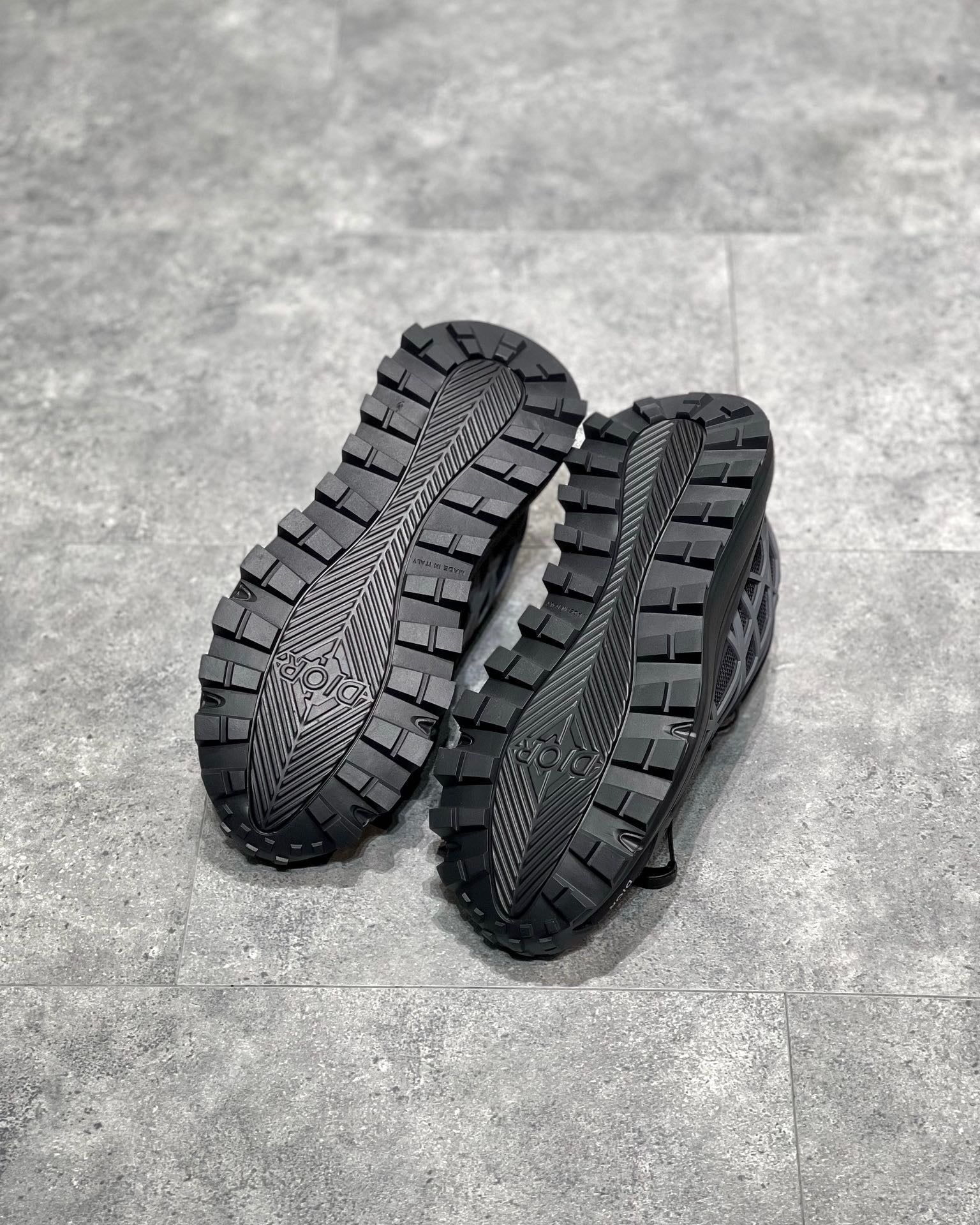 CD B31 TRAINERS