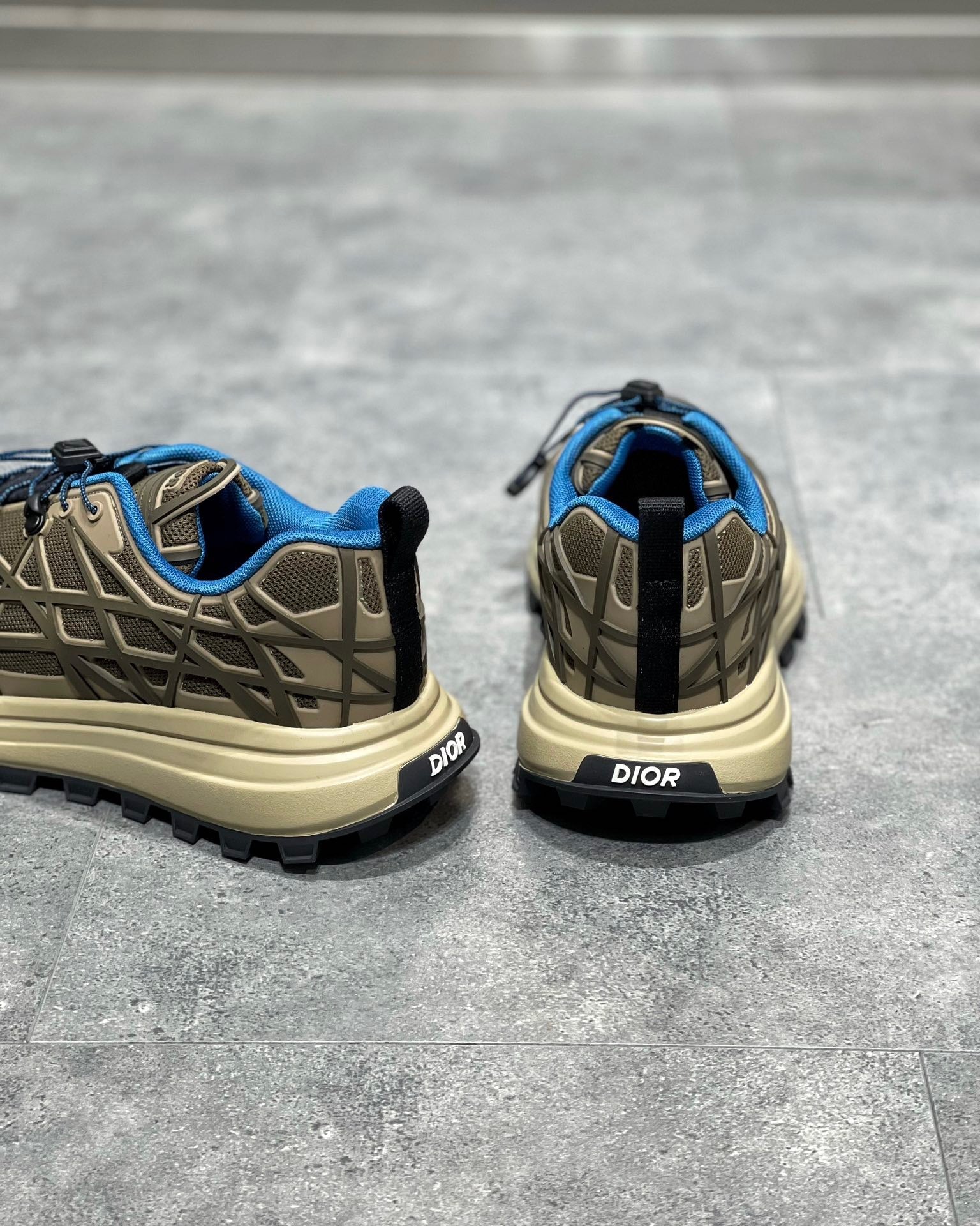 CD B31 TRAINERS