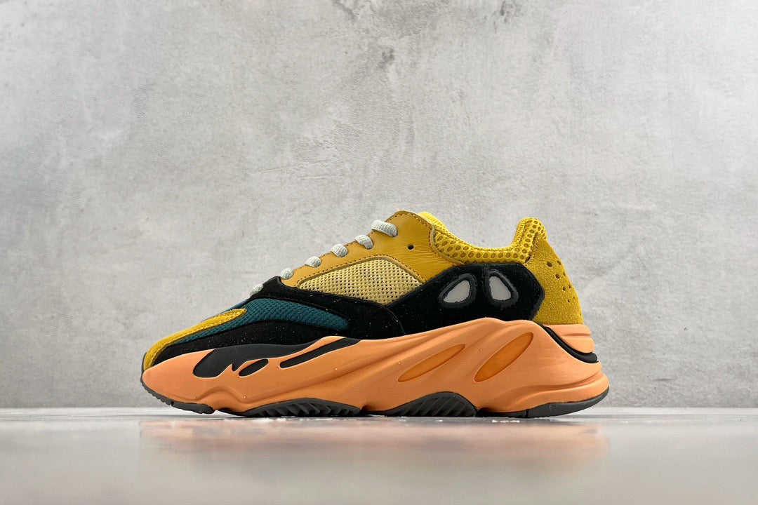 YEEZY BOOST 700