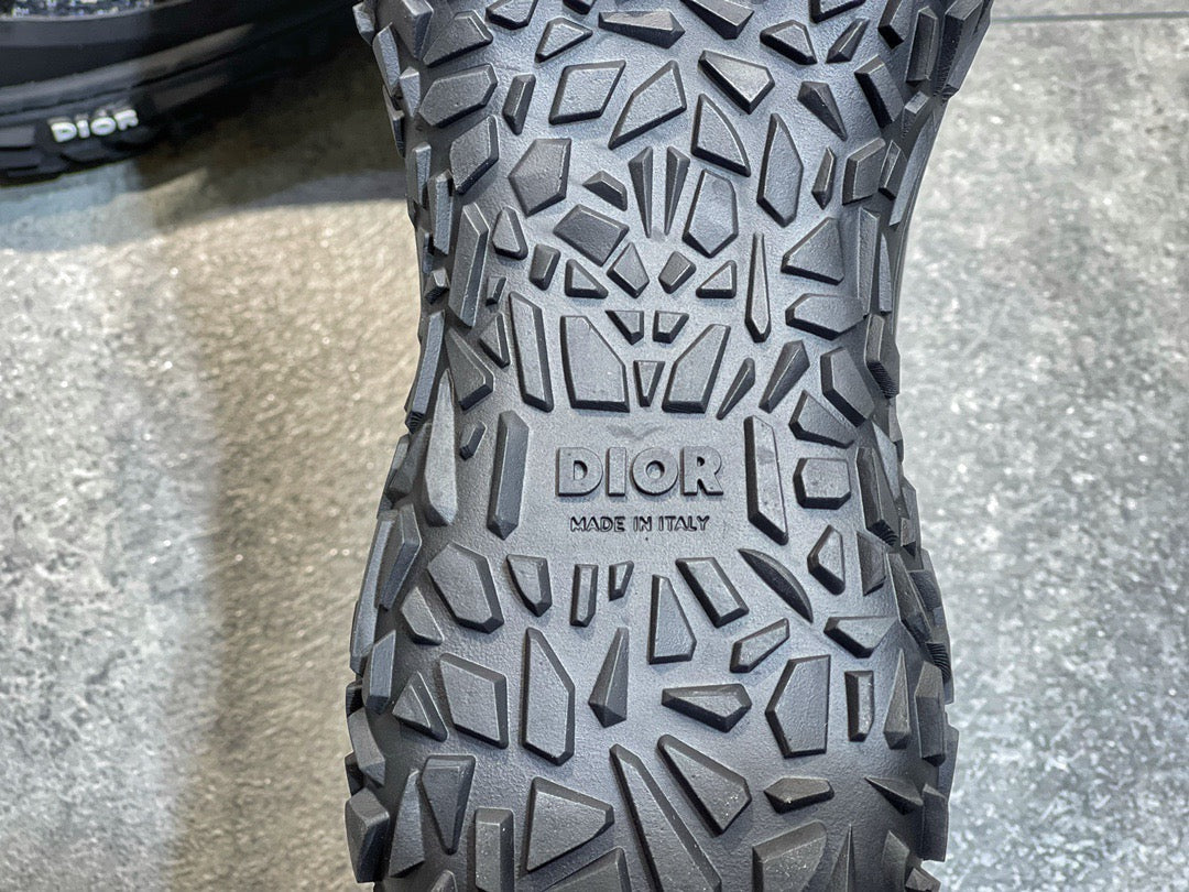 CD B28 SNEAKERS