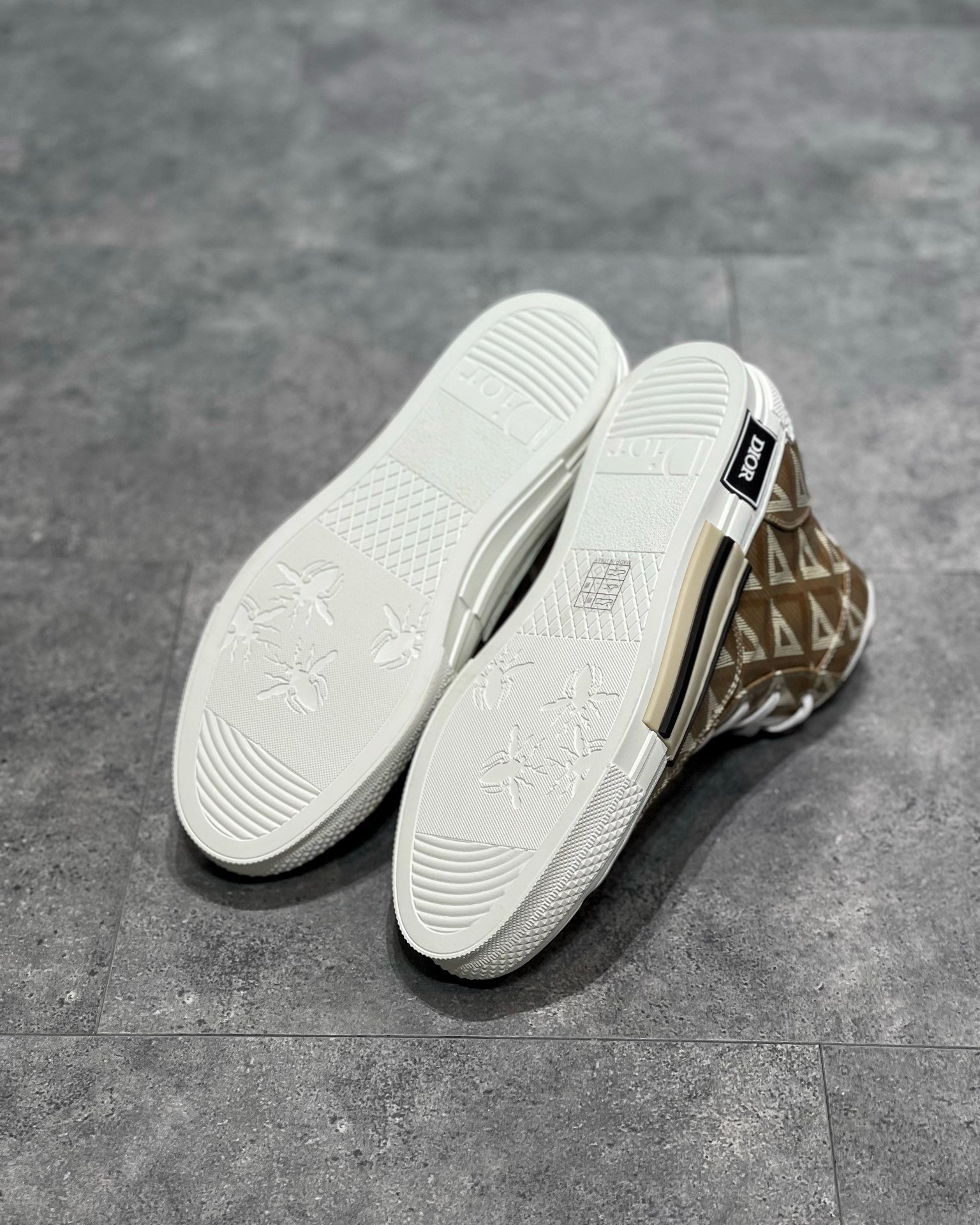 CD B23 SNEAKERS