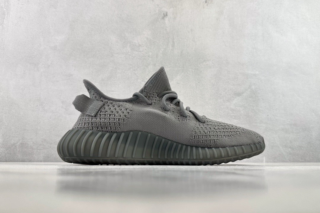 YEEZY BOOST 350 V2