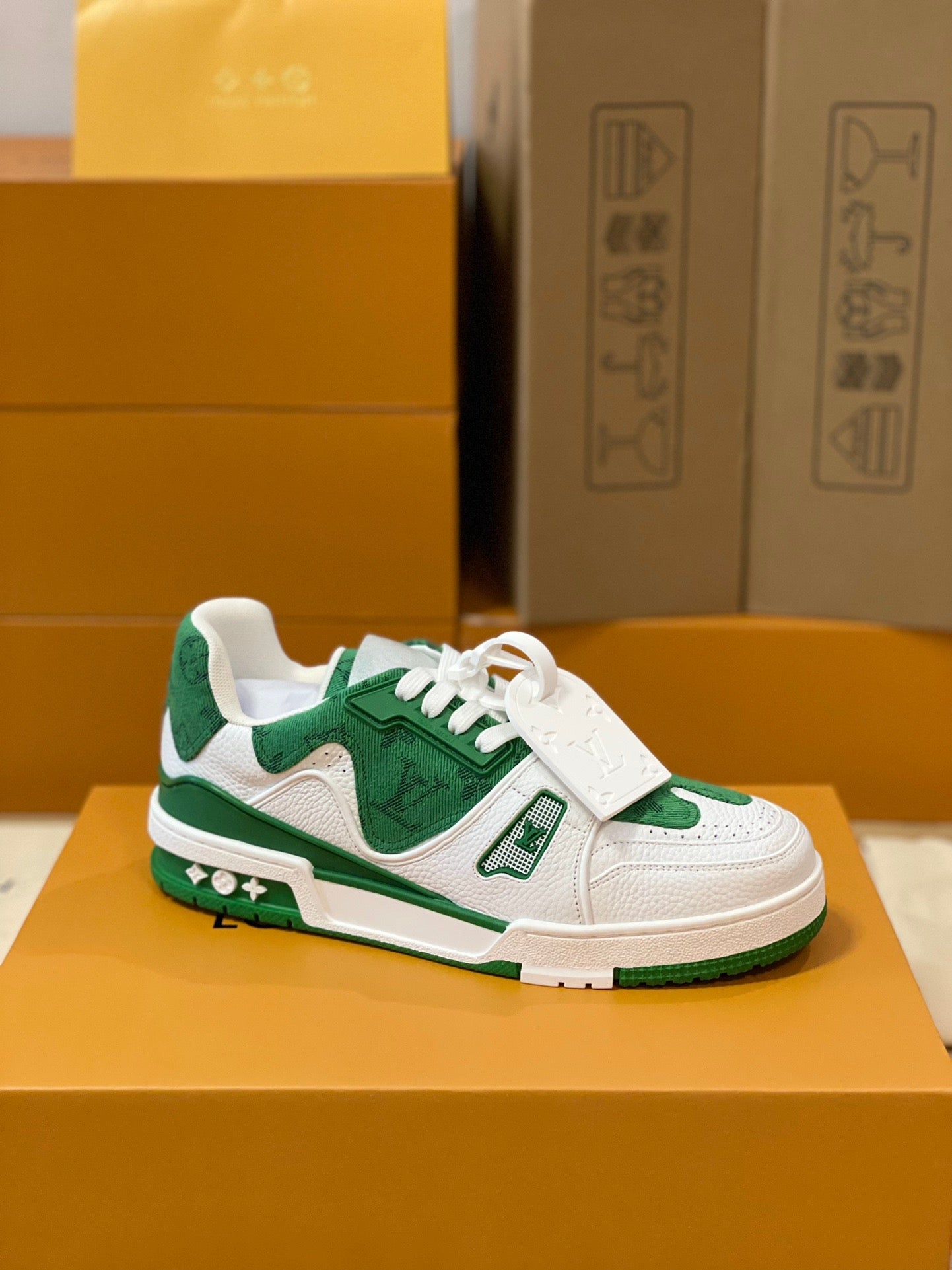 LOU TRAINERS