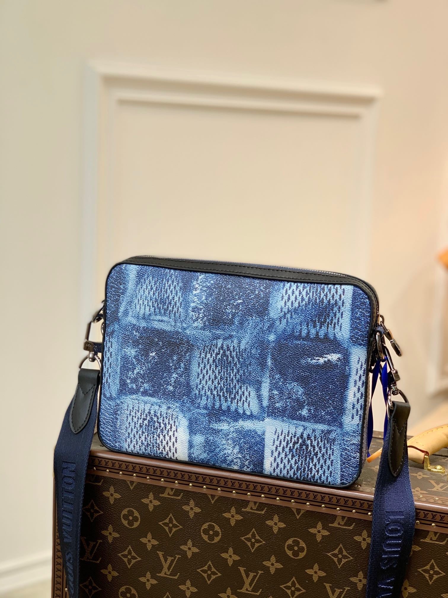 LOU TRIO MESSENGER BAG