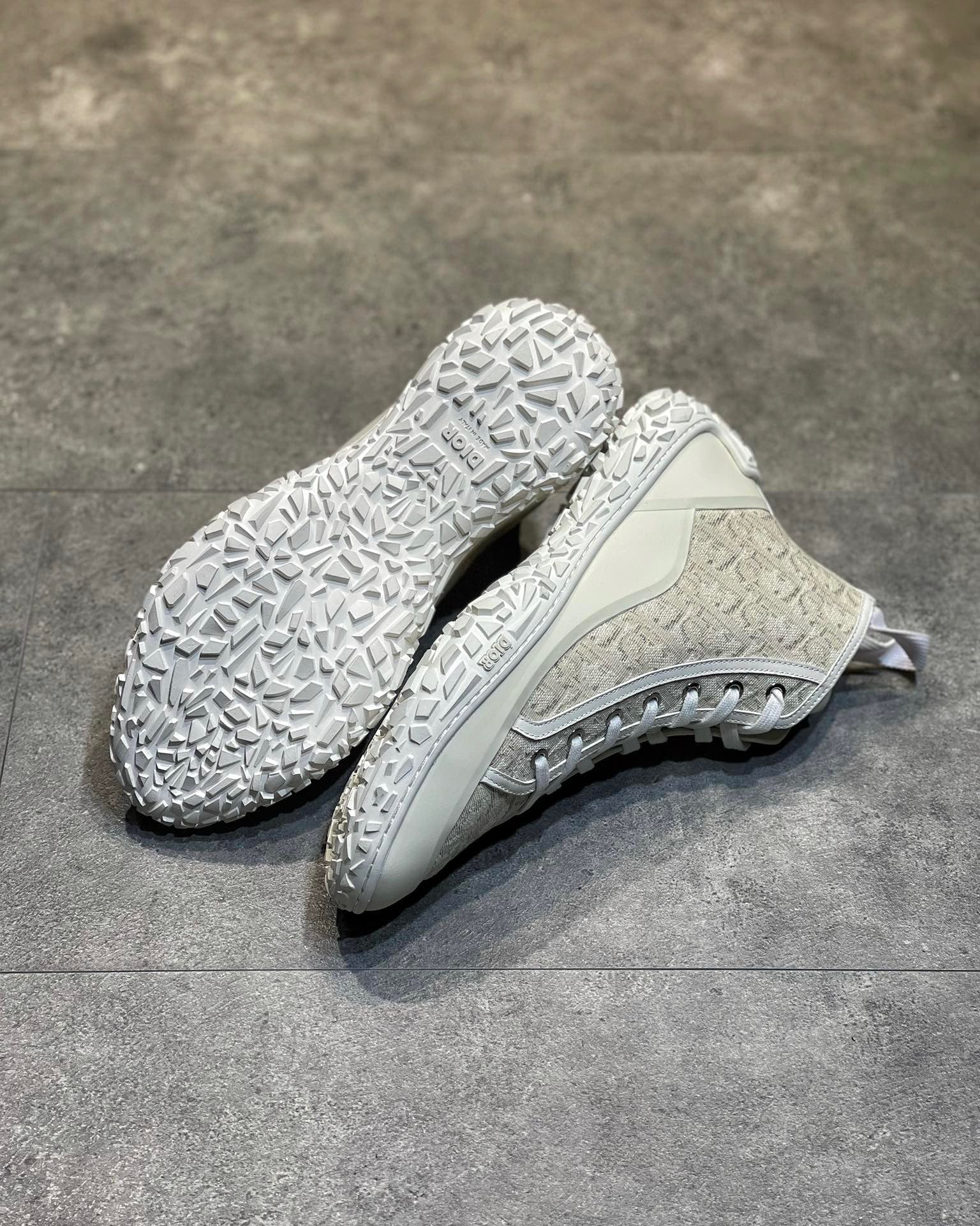 CD B28 SNEAKERS