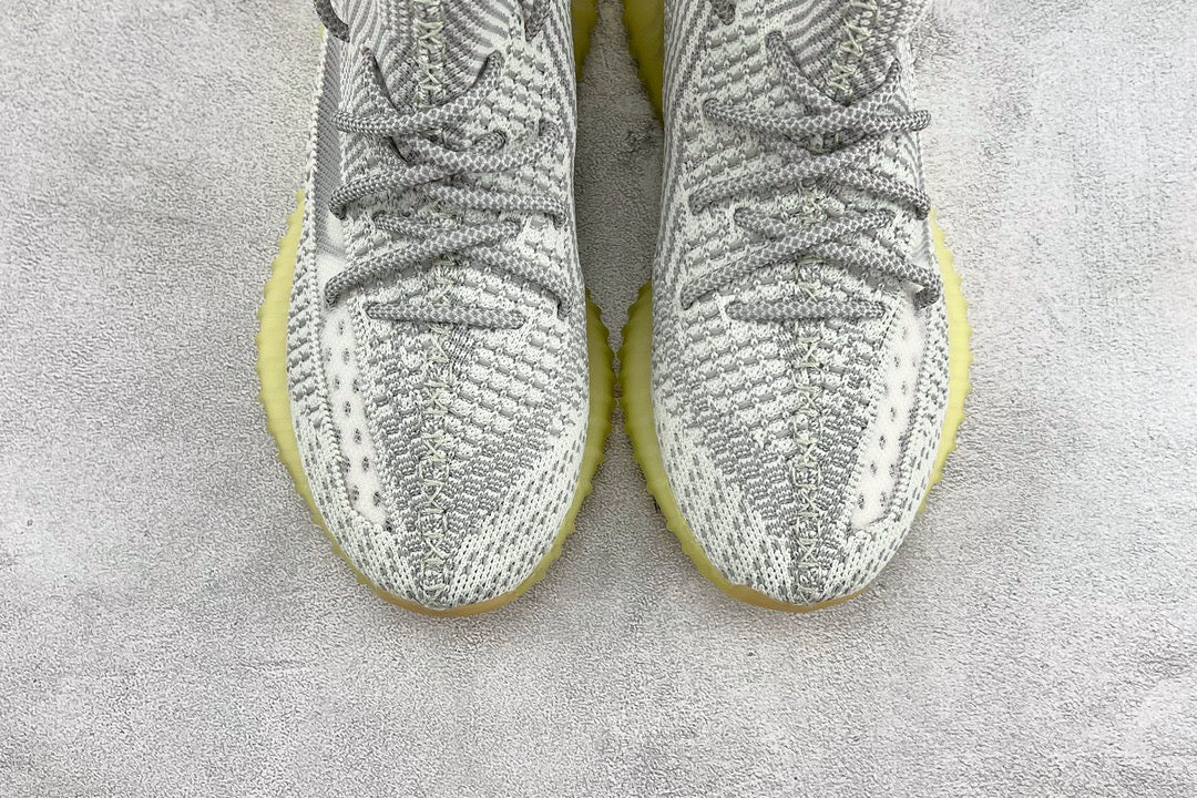 YEEZY BOOST 350 V2