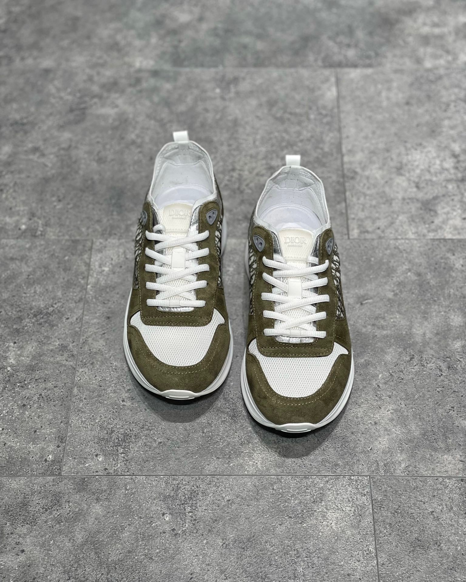 CD B25 SNEAKERS