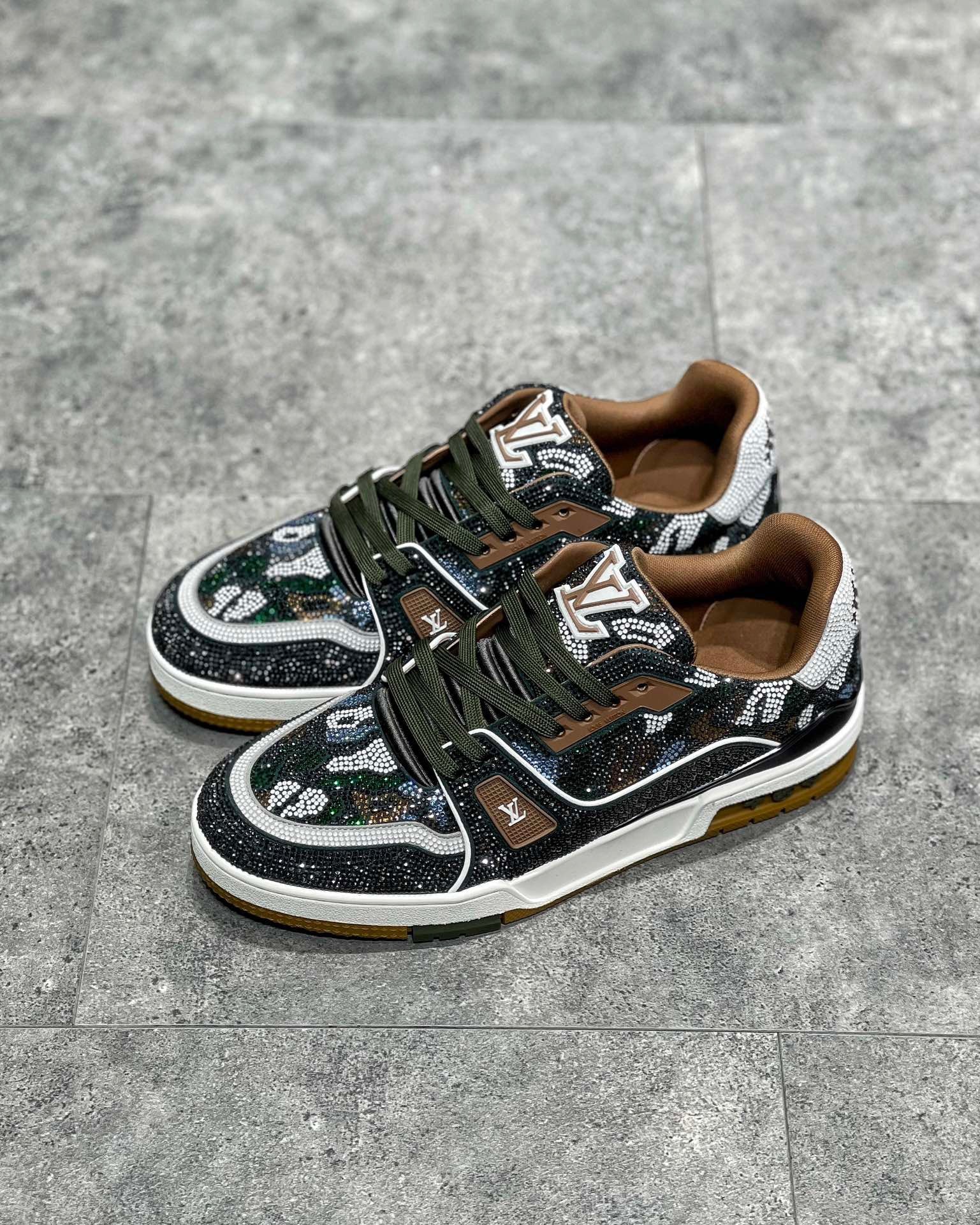 LOU TRAINERS