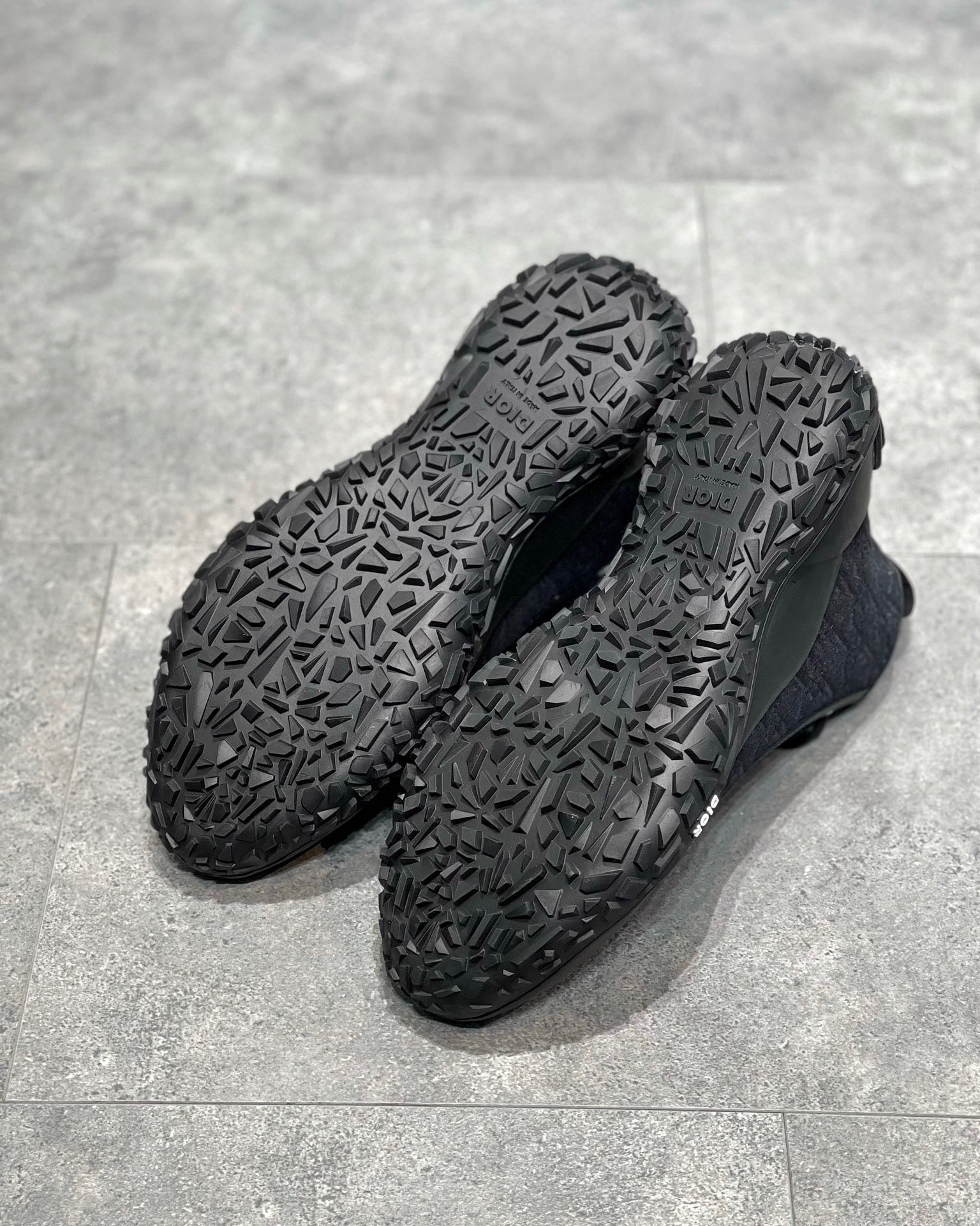CD B28 SNEAKERS