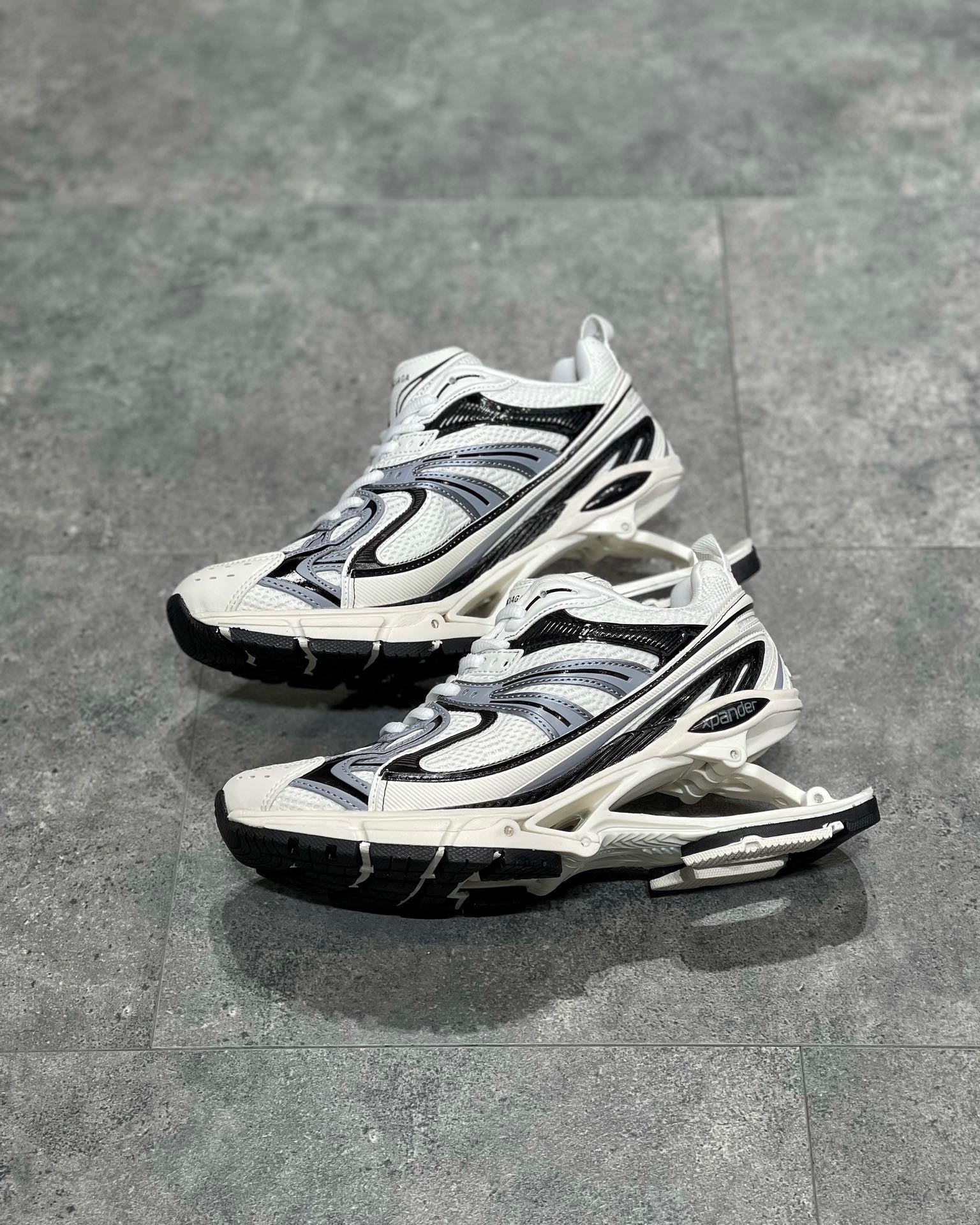 BAL X-PANDER TRAINERS