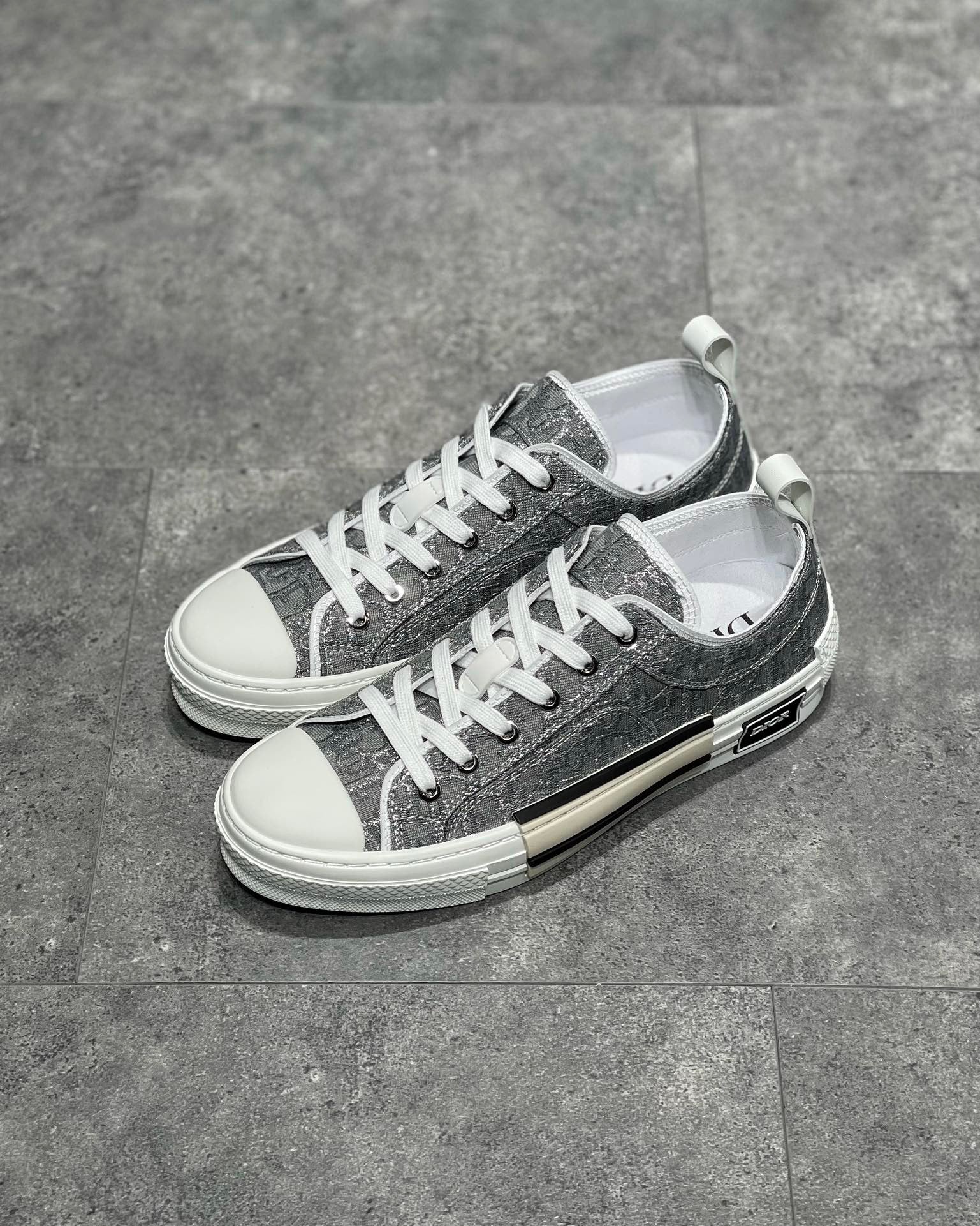 CD B23 SNEAKERS