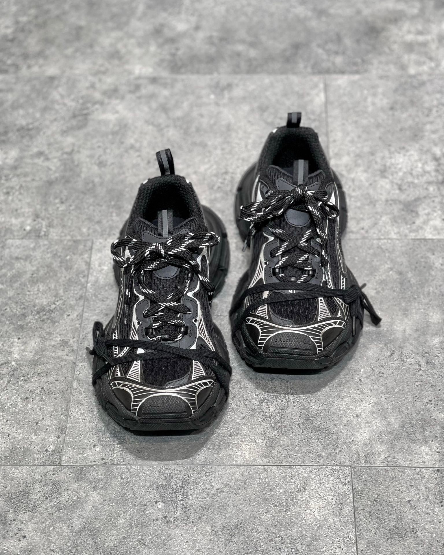 BAL 3XL TRAINERS