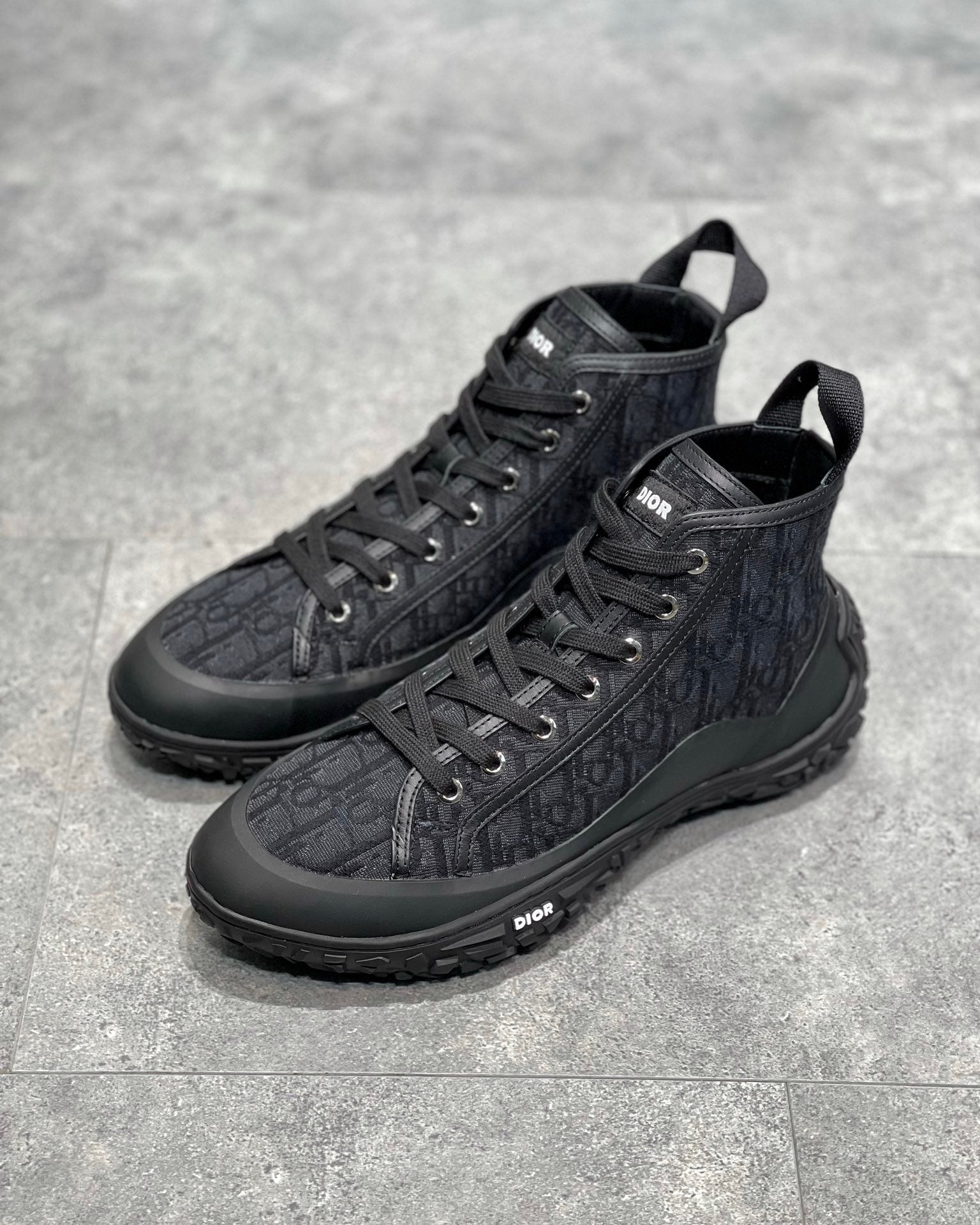 CD B28 SNEAKERS