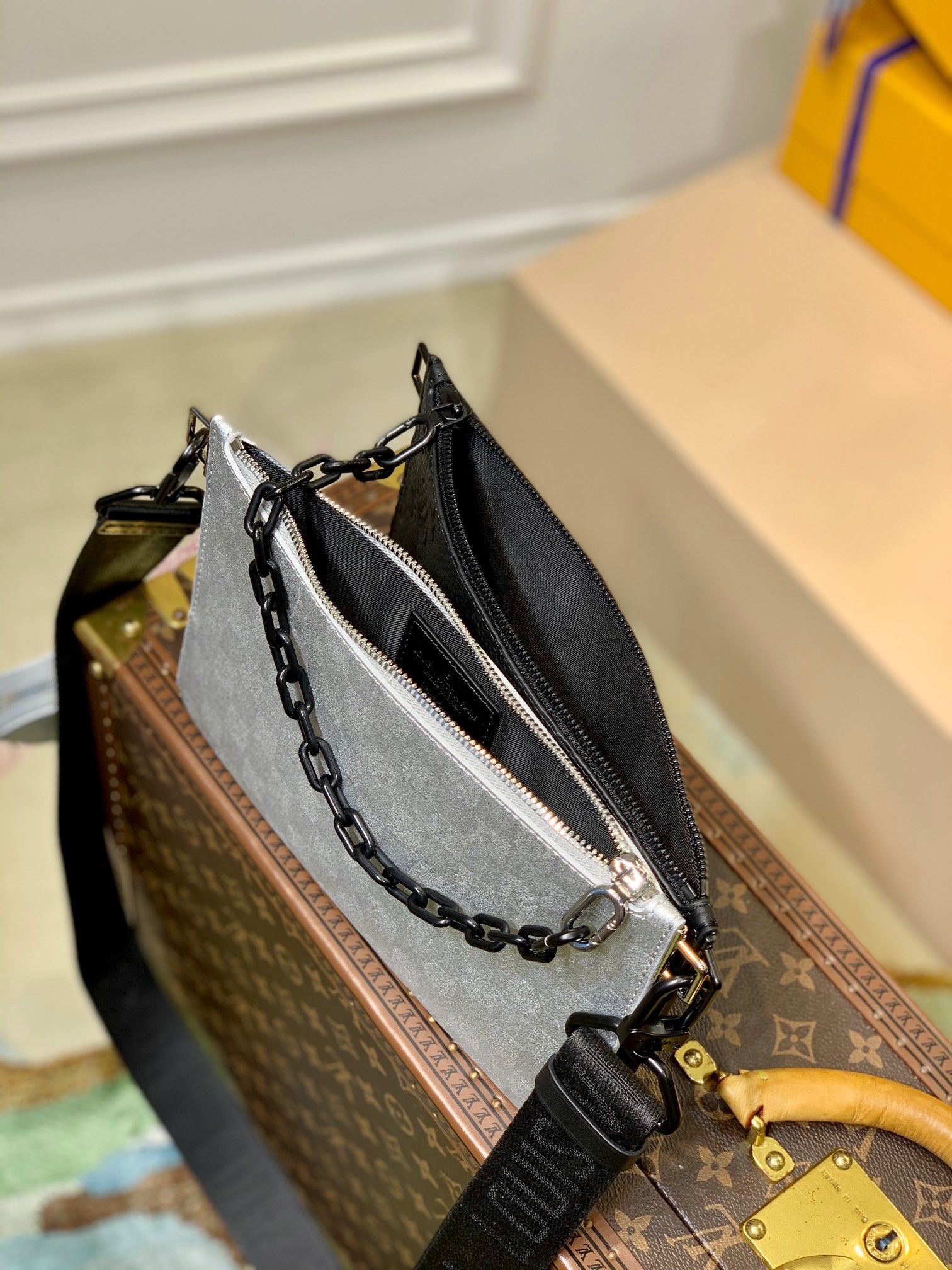 LOU IN THE LOOP BAG