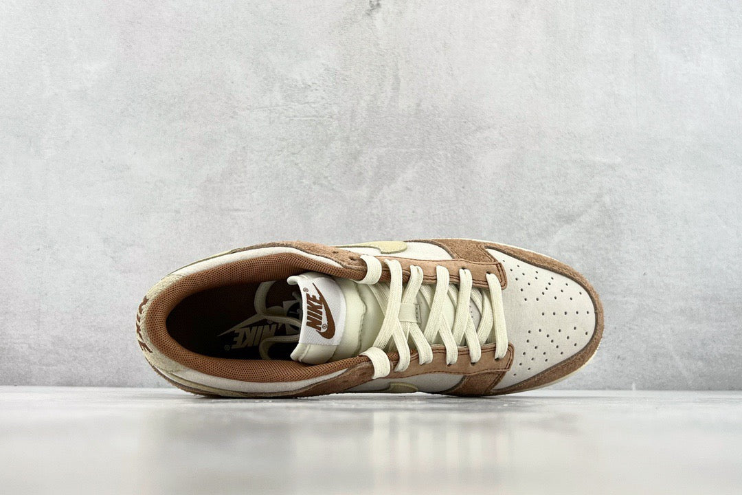 DUNK LOW MEDIUM CURRY