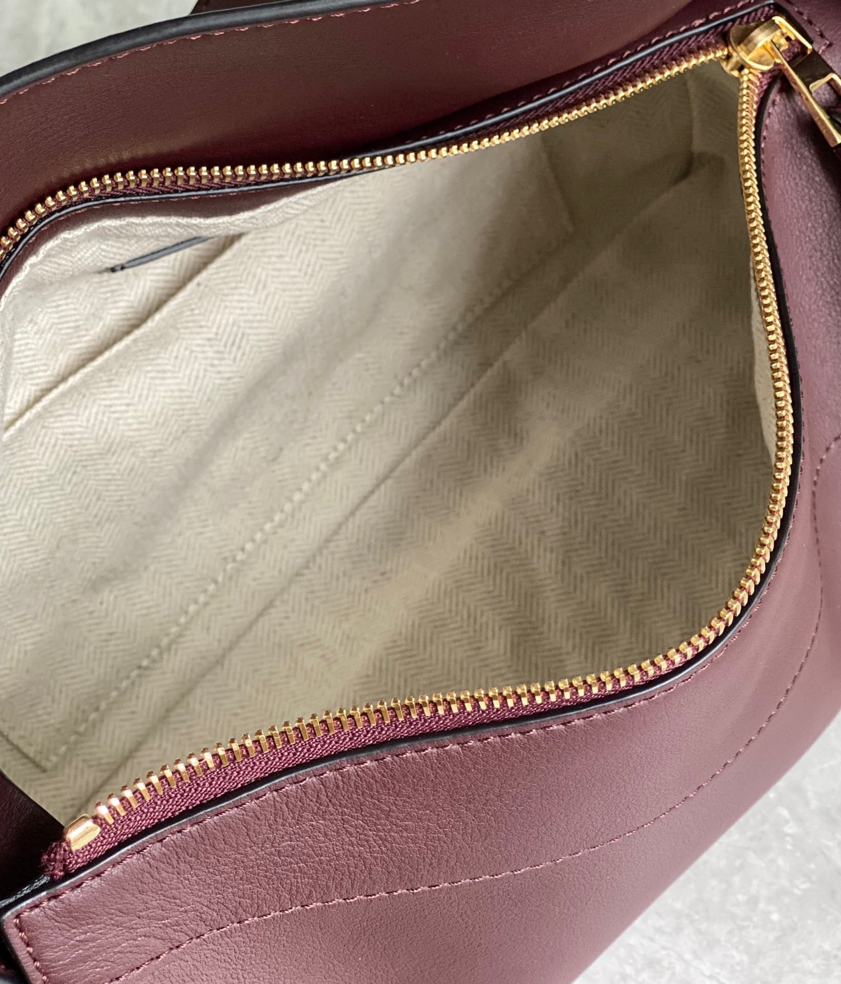 LOEW PUZZLE HOBO BAG