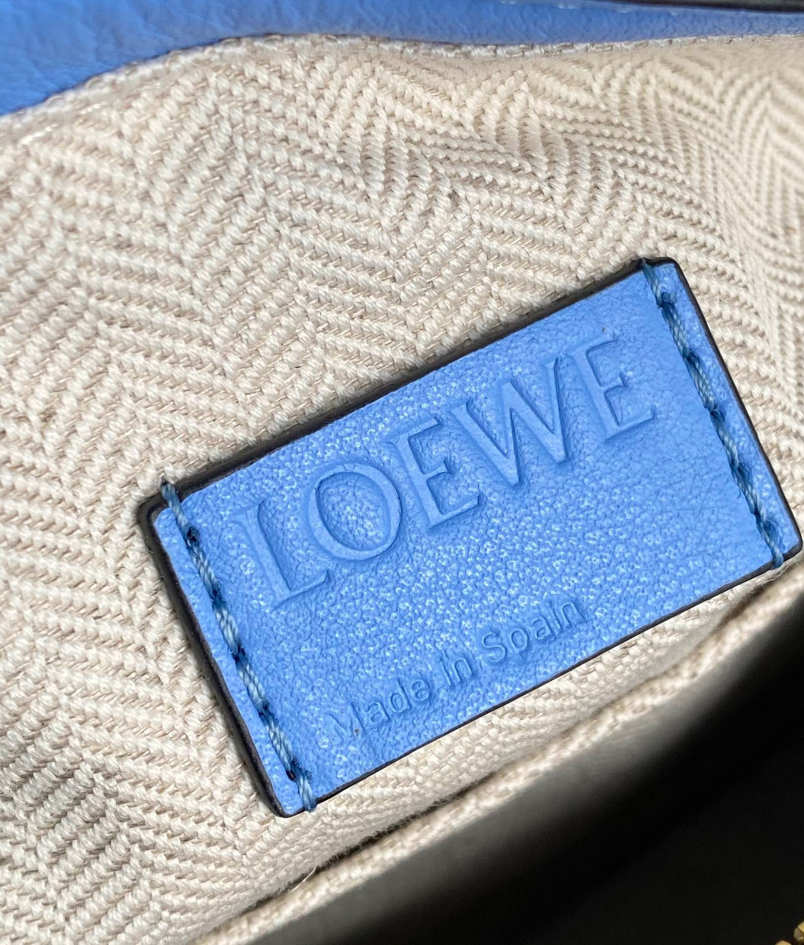 LOEW PUZZLE HOBO BAG