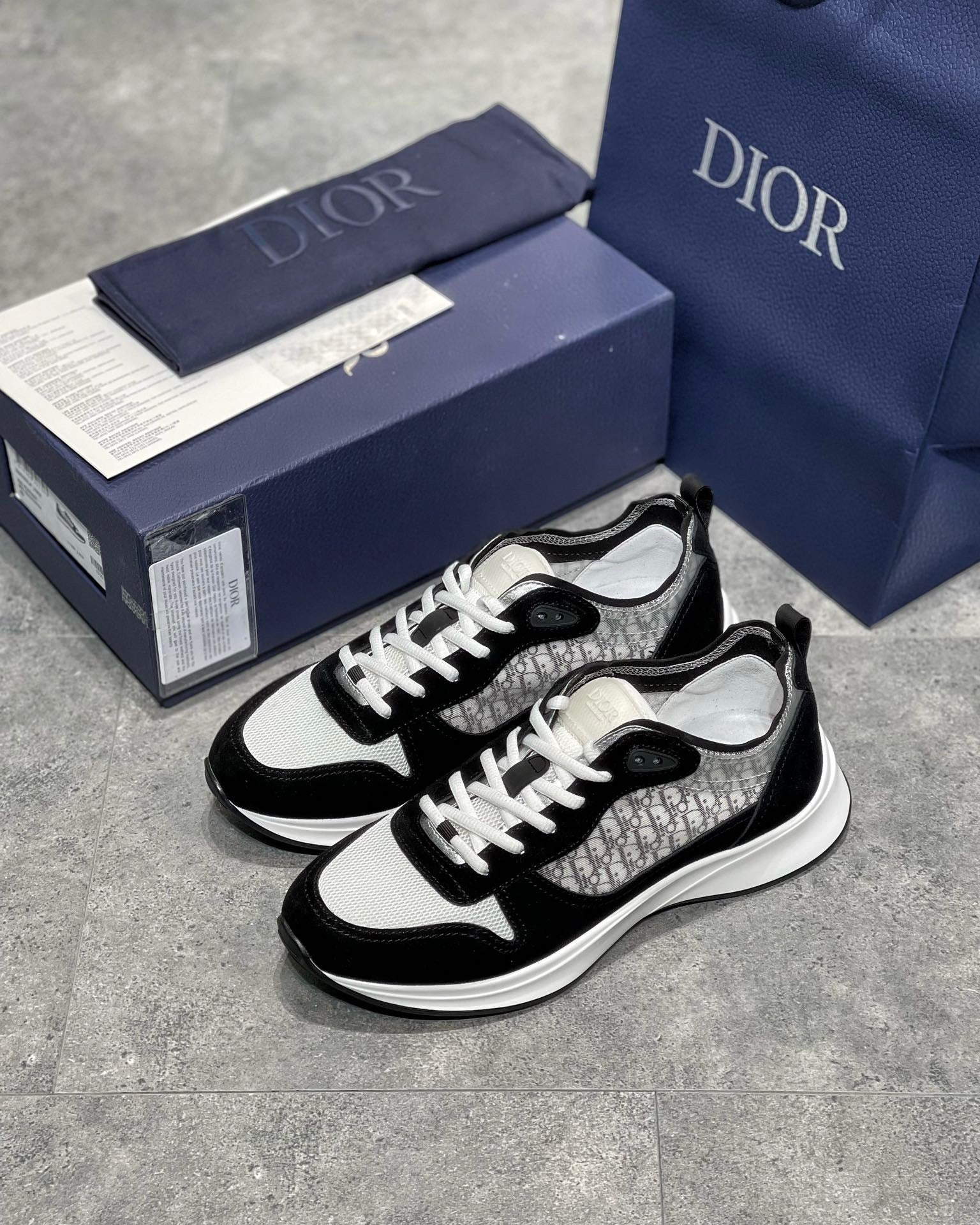 CD B25 SNEAKERS