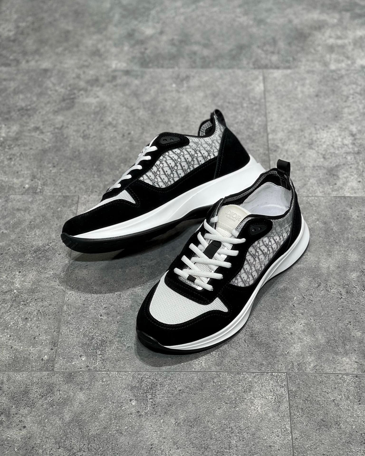 CD B25 SNEAKERS