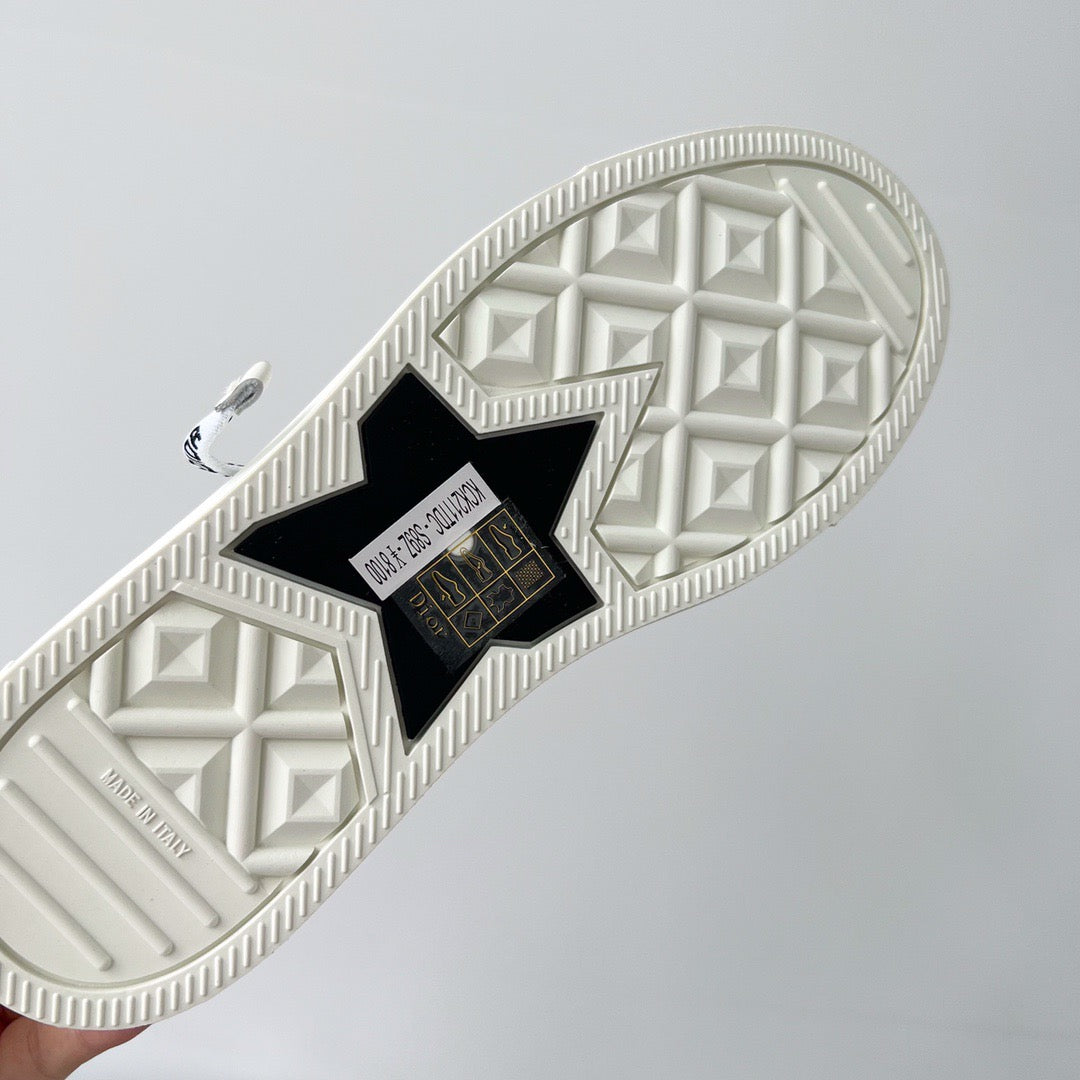CD WALKN SNEAKER