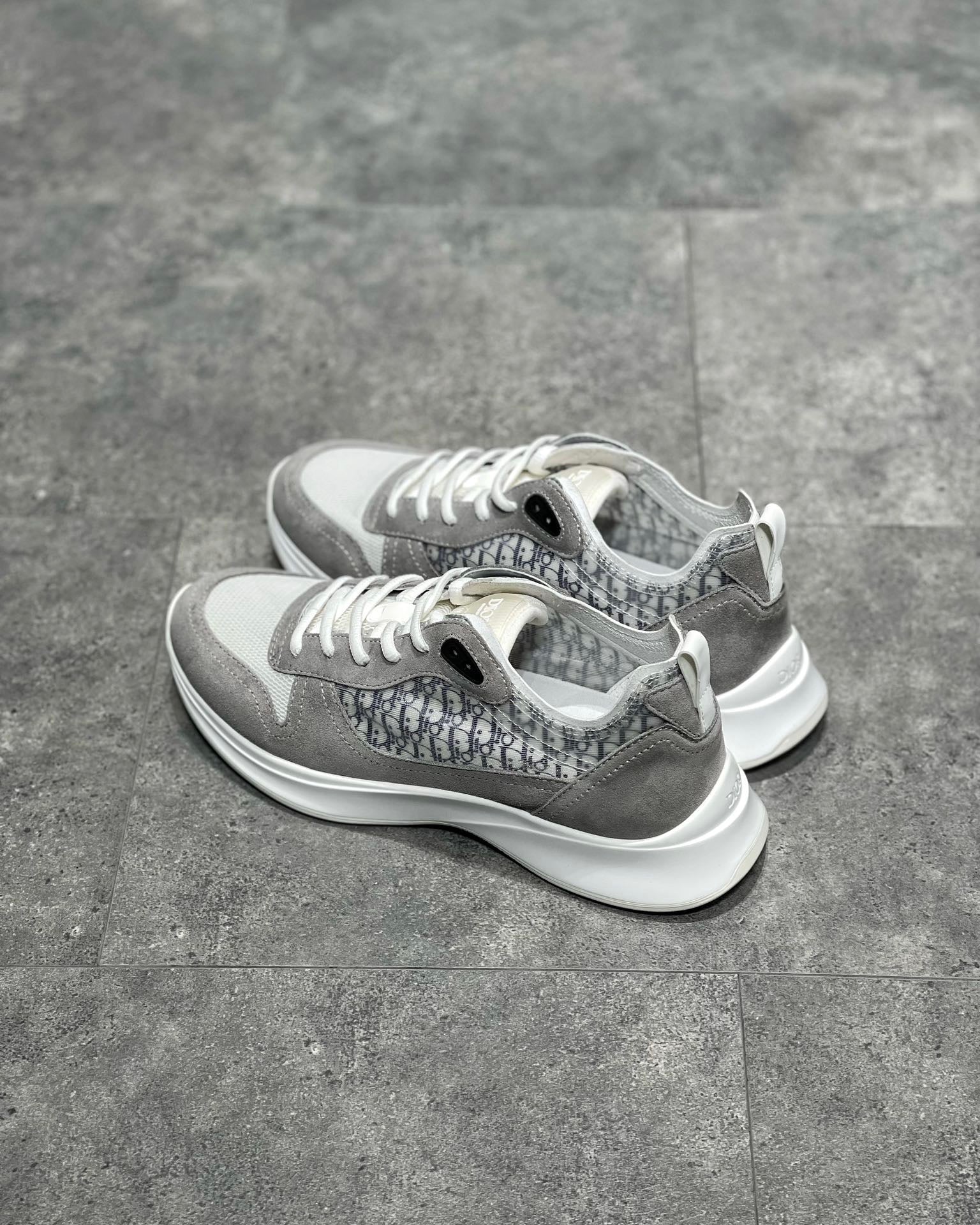 CD B25 SNEAKERS