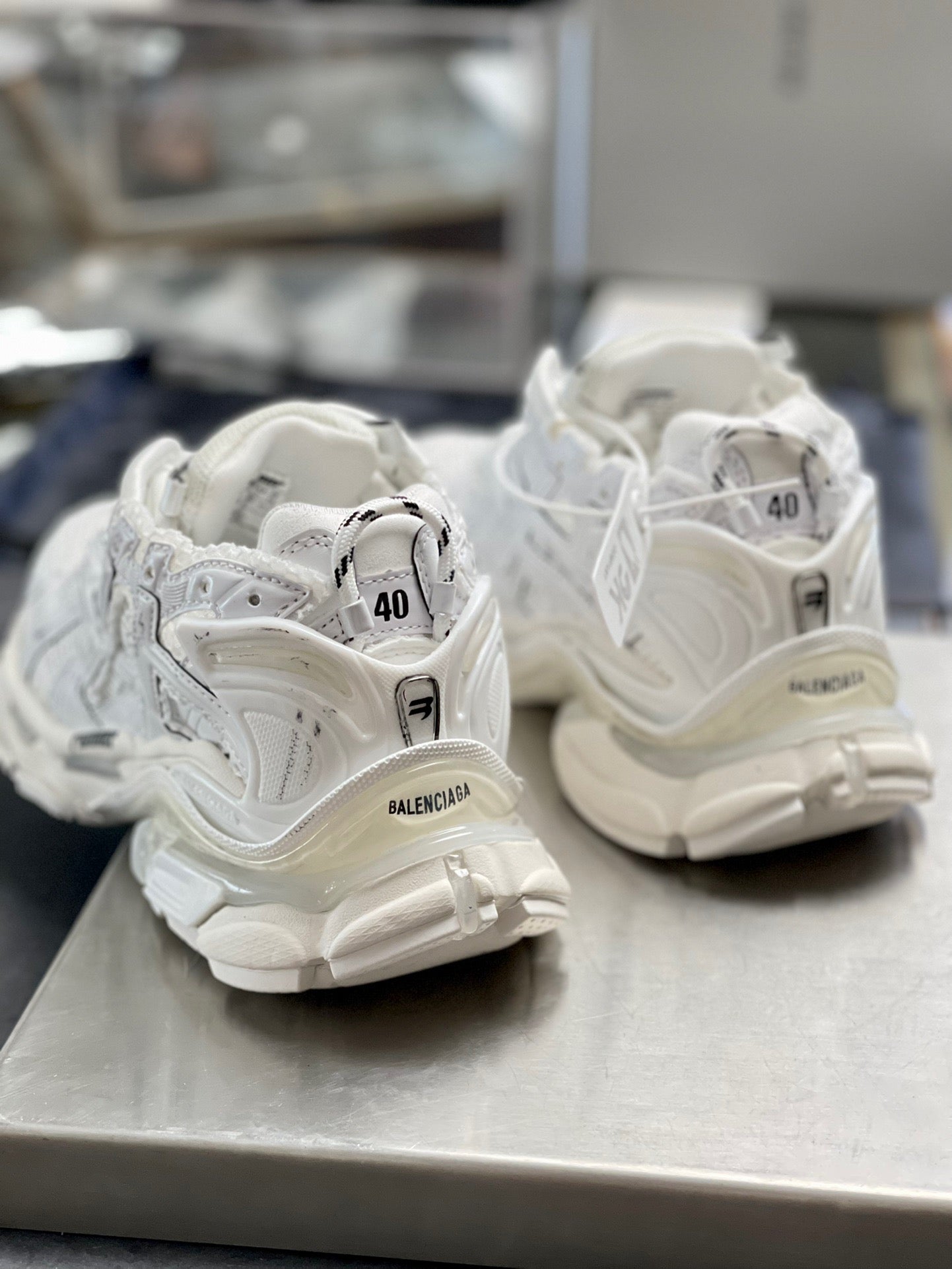BAL RUNNER TRAINERS
