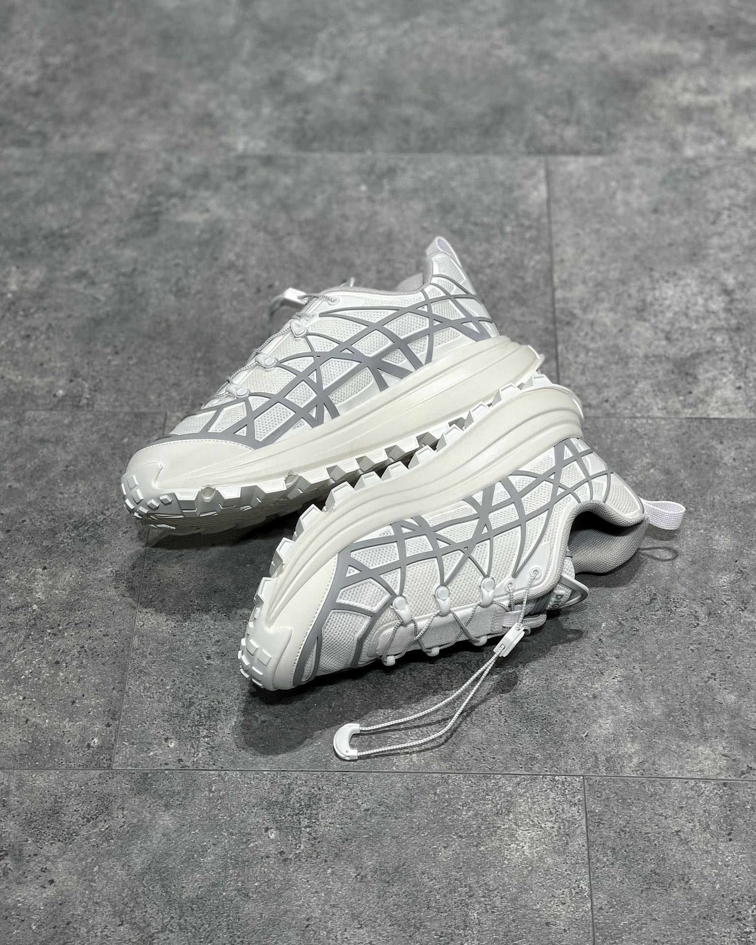 CD B31 TRAINERS
