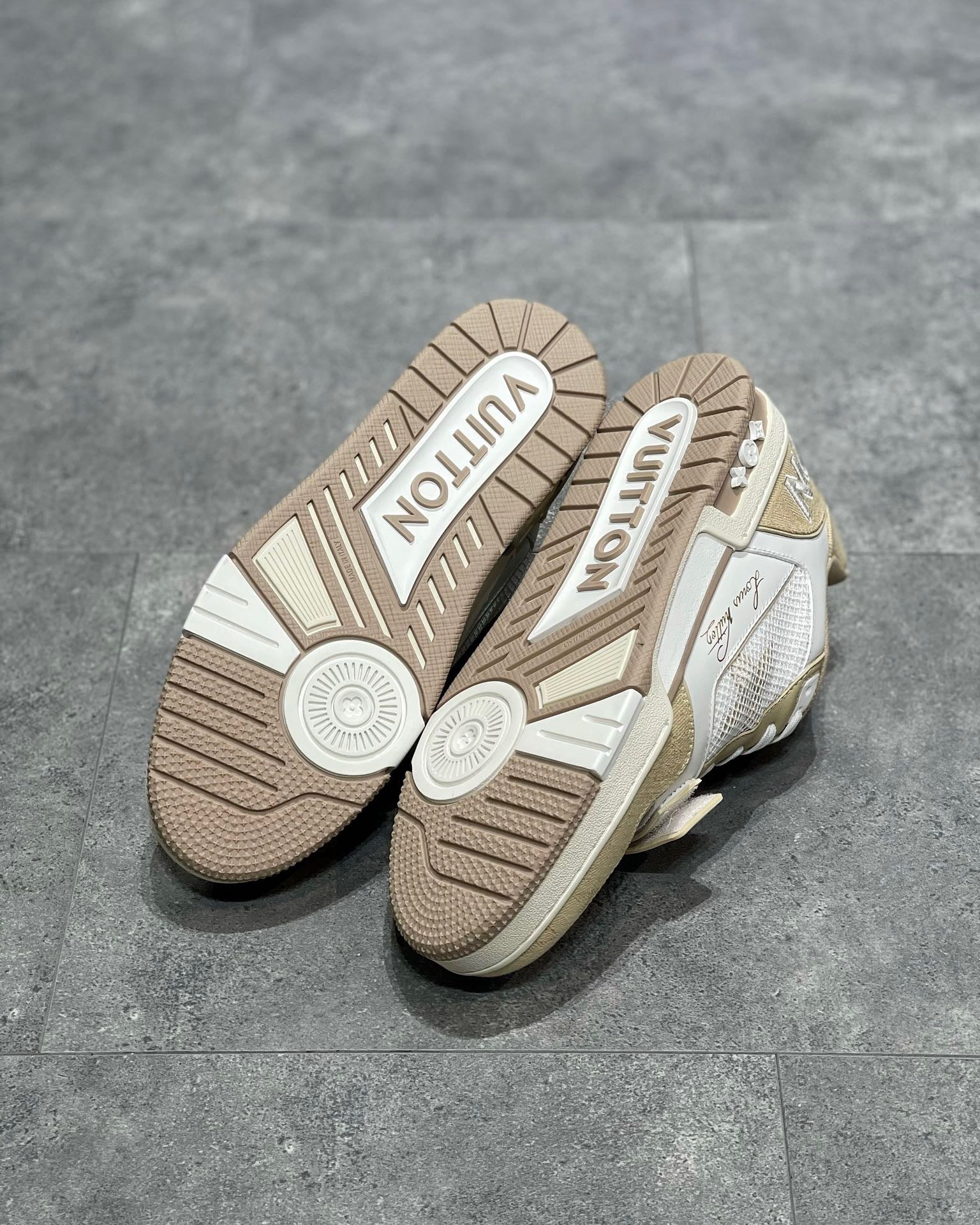 LOU TRAINERS