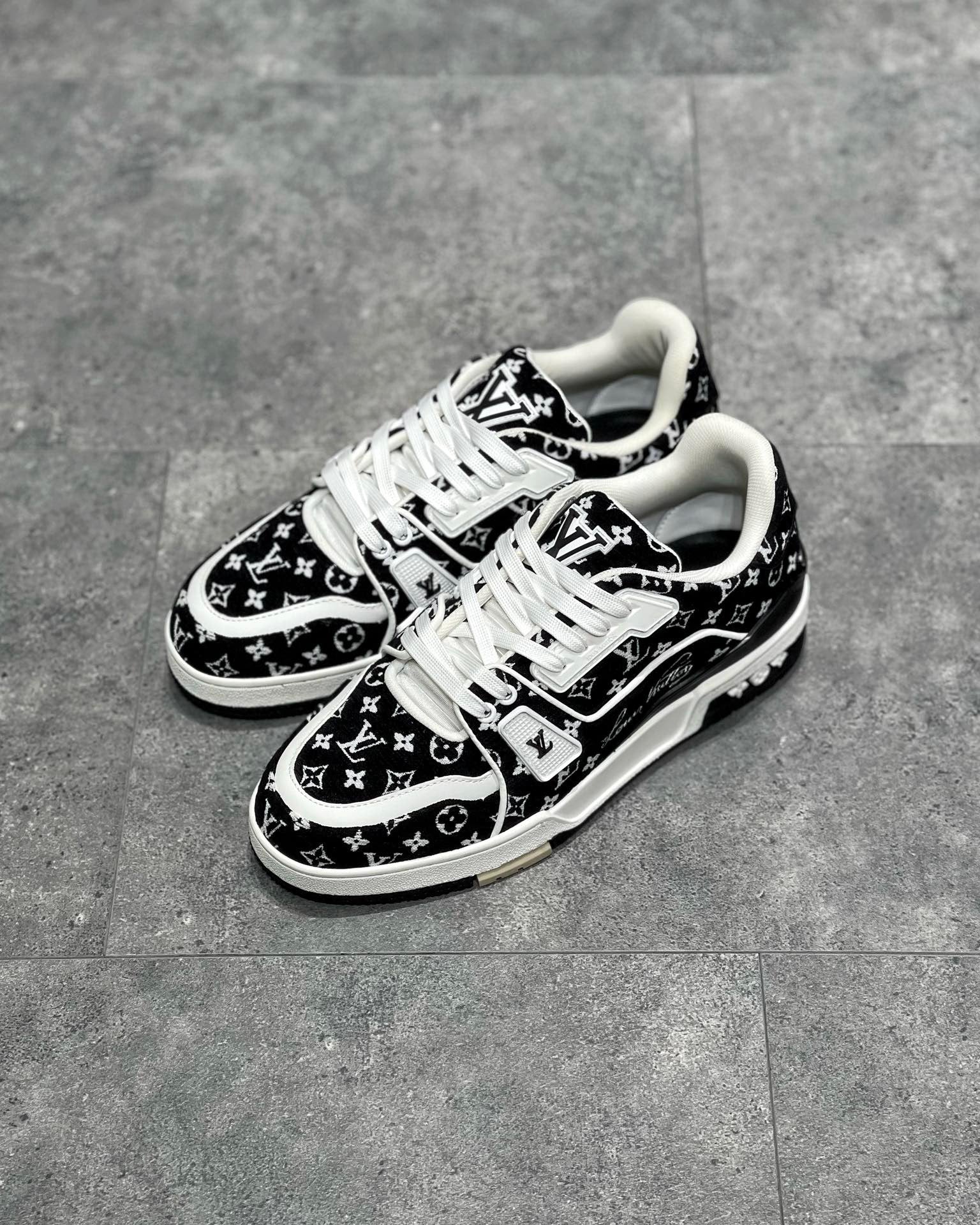 LOU TRAINERS