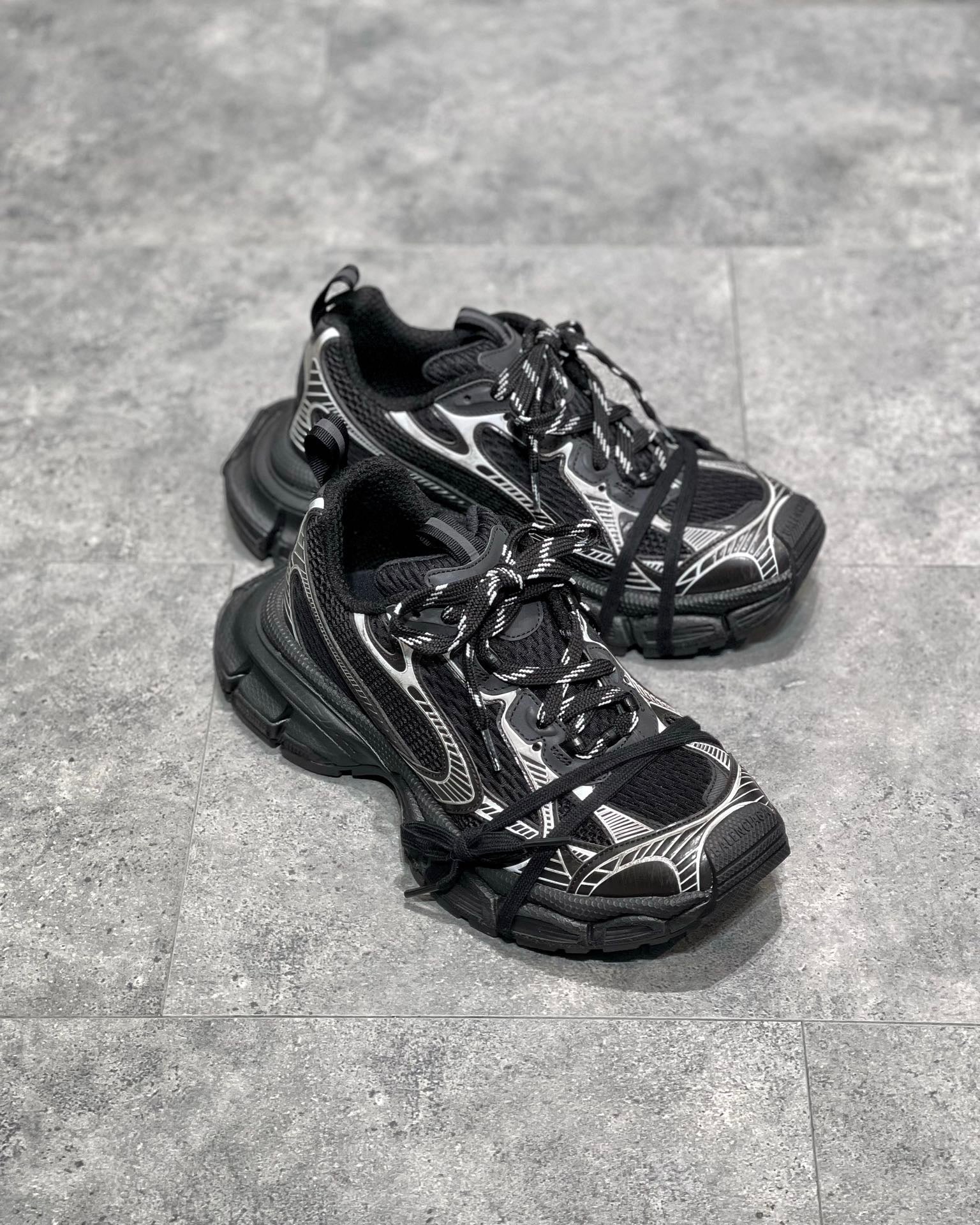 BAL 3XL TRAINERS