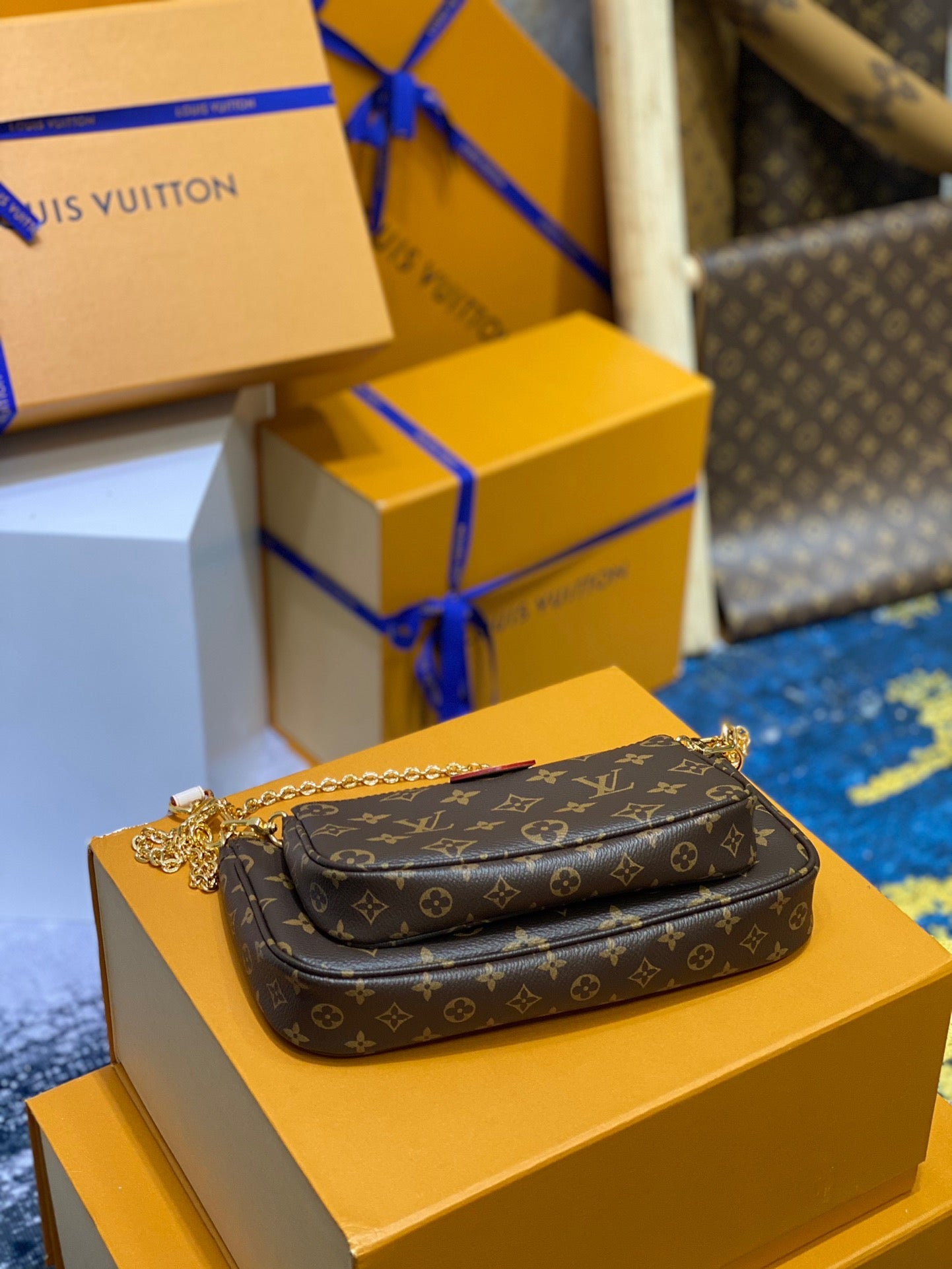 LOU MULTI POCHETTE ACCESSOIRES