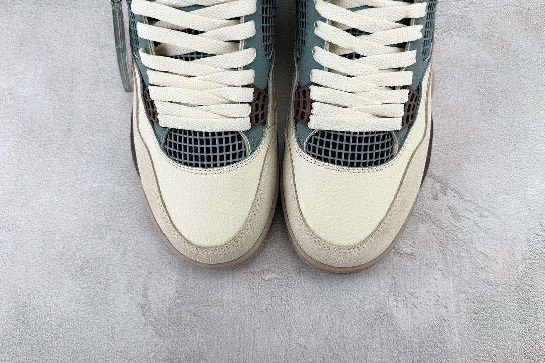 NIKE JORDAN 4 RETRO