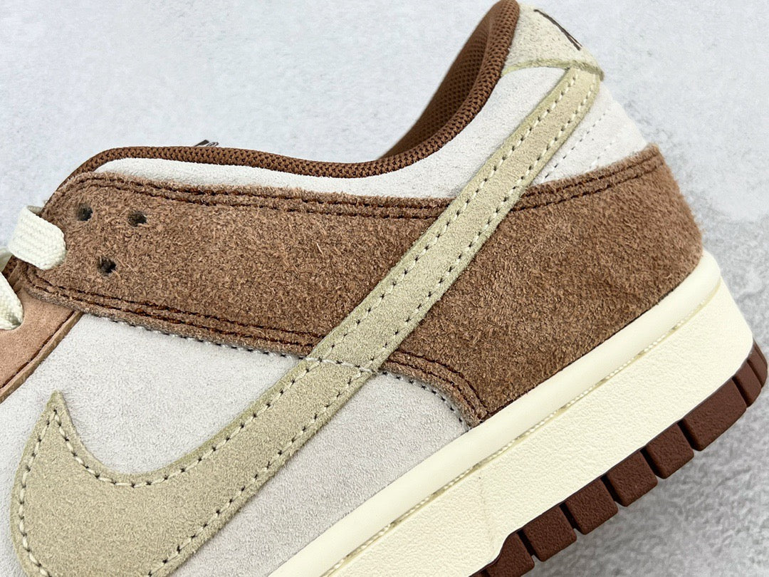 DUNK LOW MEDIUM CURRY