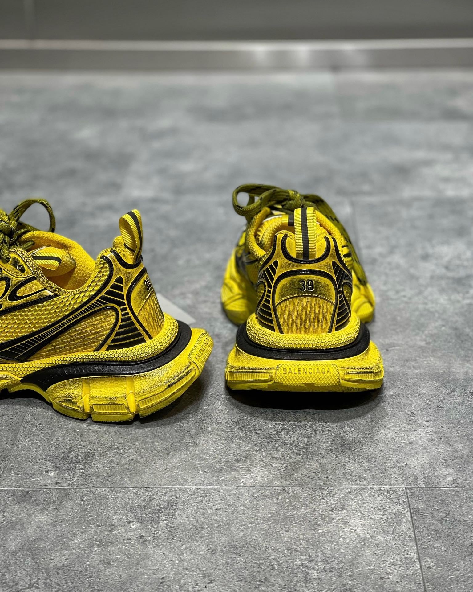 BAL 3XL TRAINERS