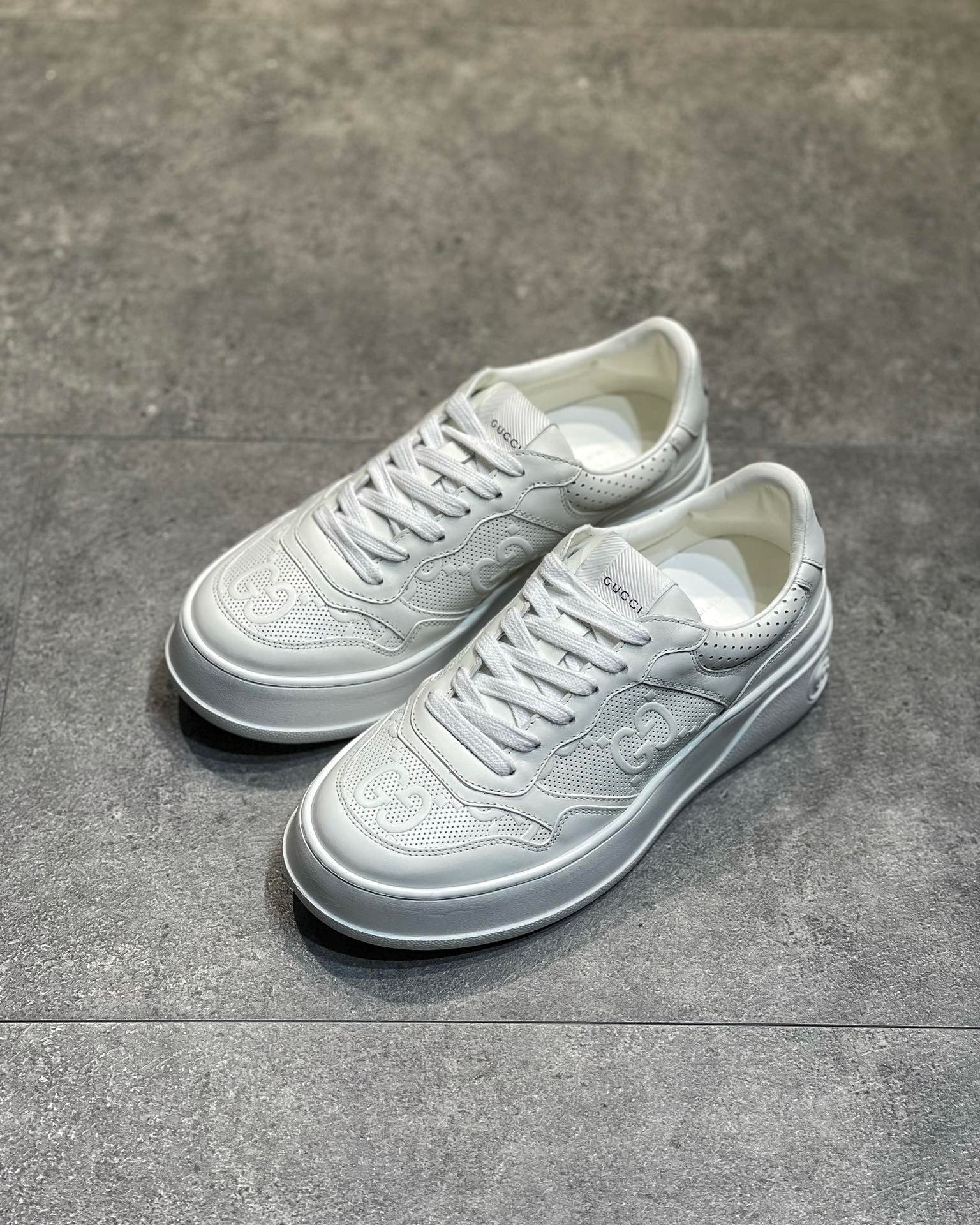 GG EMBOSSED SNEAKER