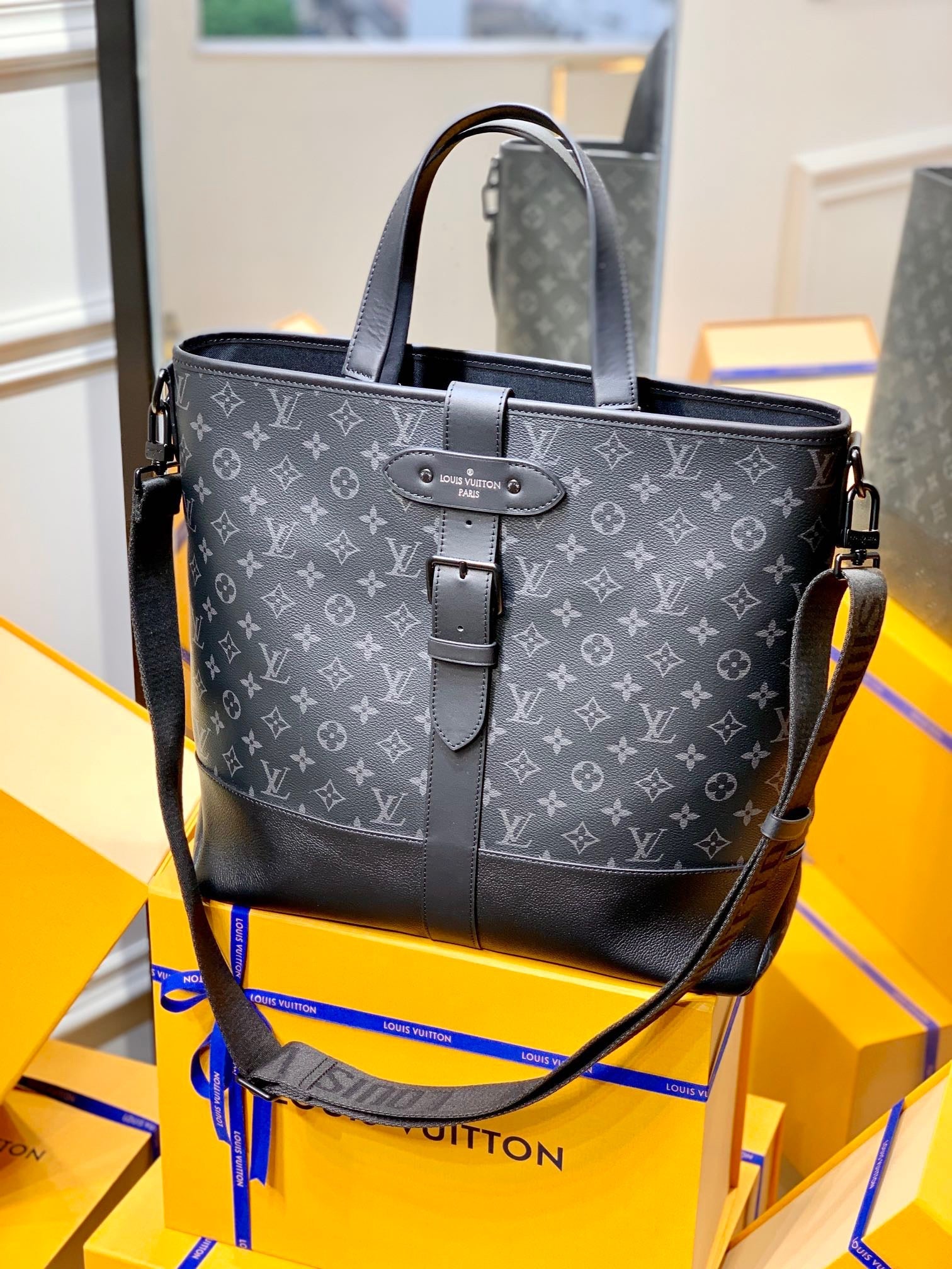 LOU SAUMUR TOTE