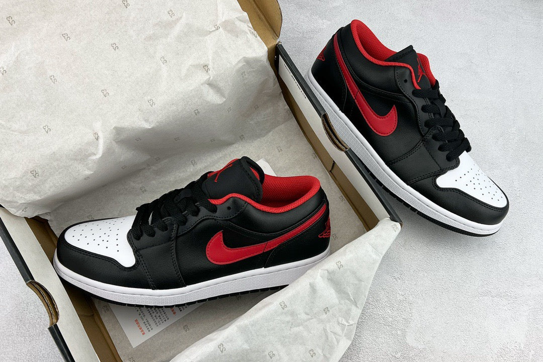 JORDAN 1 LOW WHITE TOE
