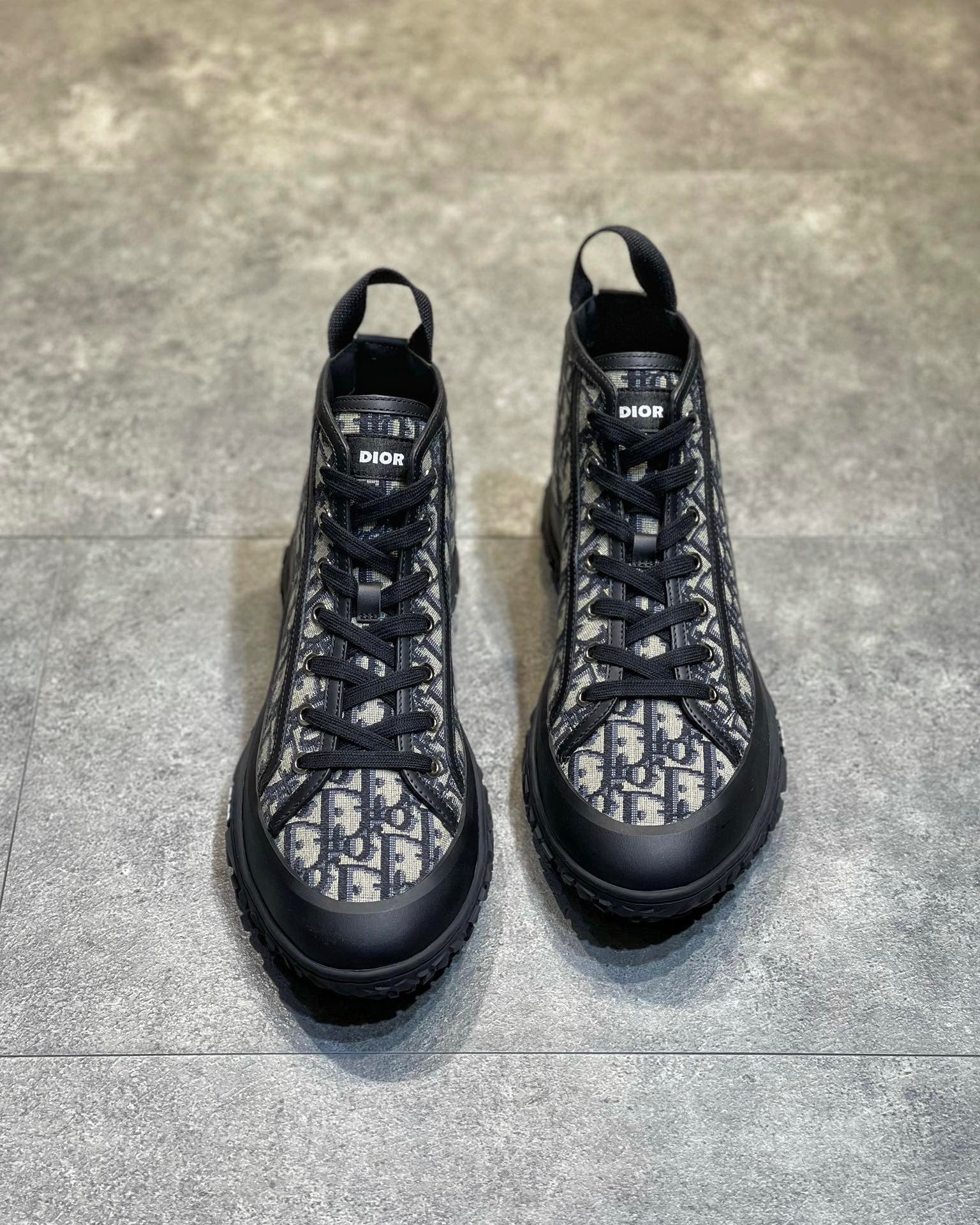 CD B28 SNEAKERS