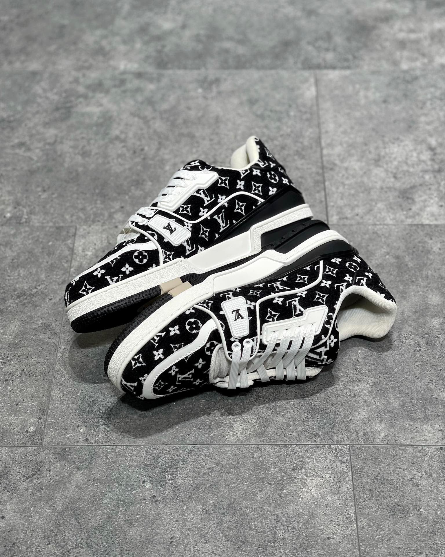 LOU TRAINERS