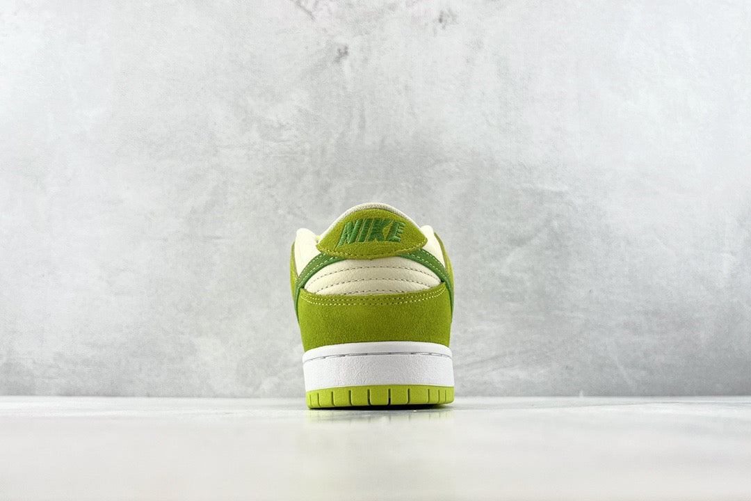 DUNK LOW GREEN APPLE