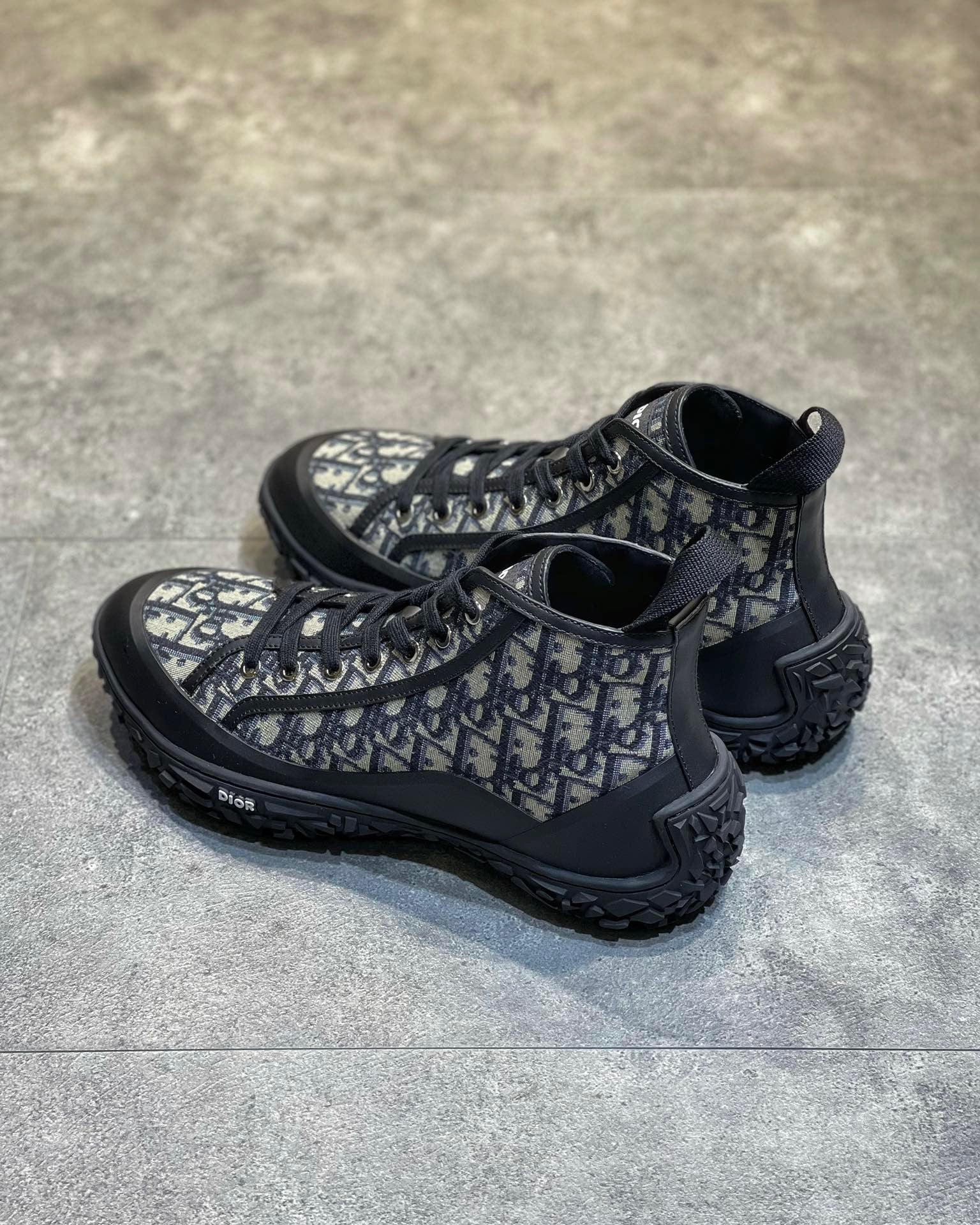 CD B28 SNEAKERS