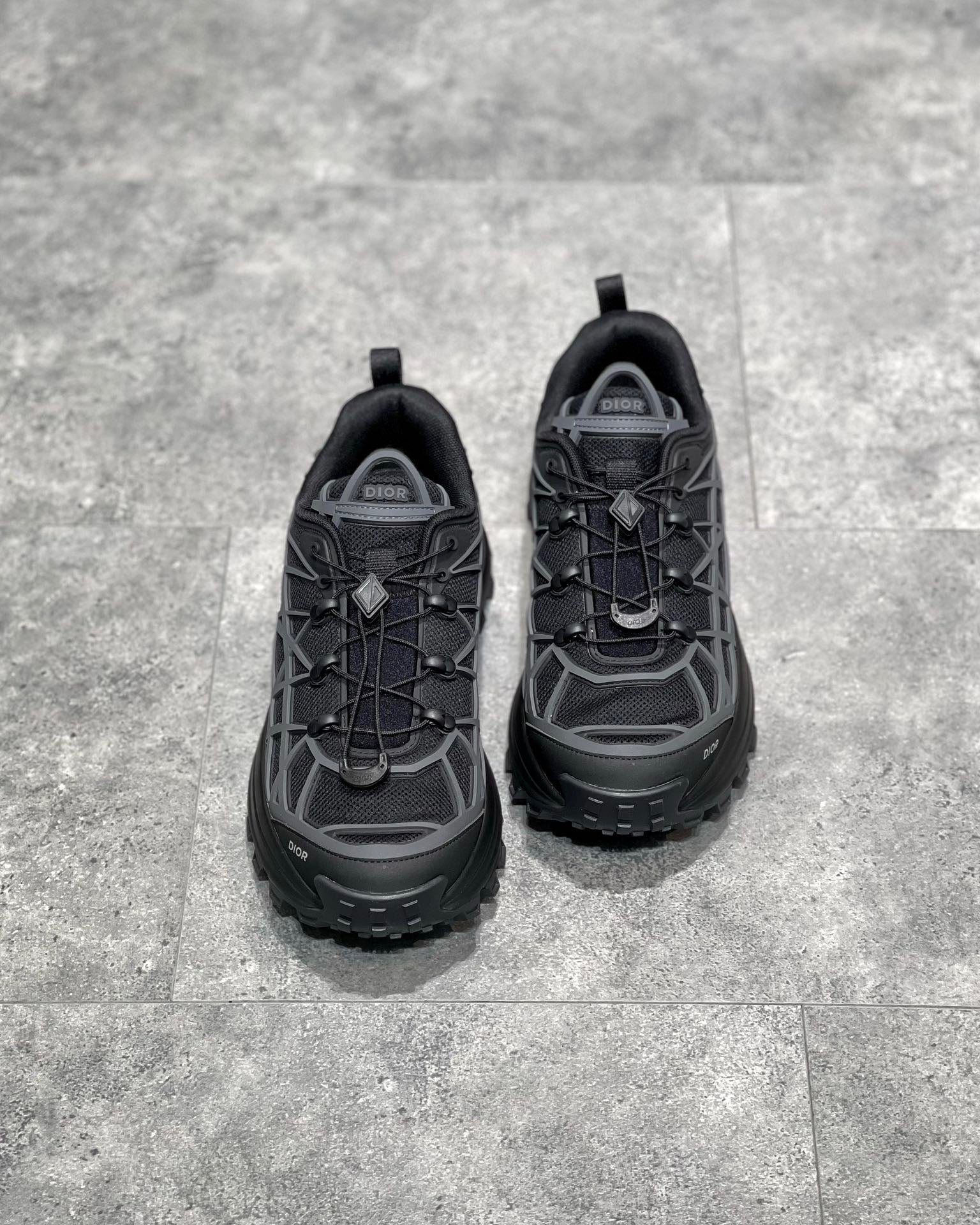 CD B31 TRAINERS