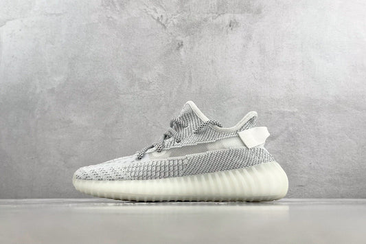 YEEZY BOOST 350 V2